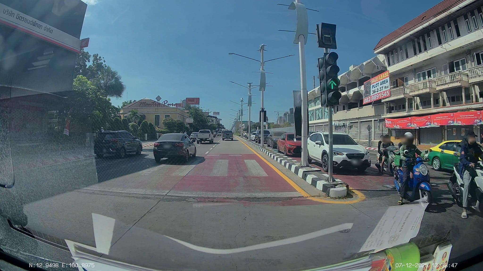 Street view near New Star Inn, Pattaya