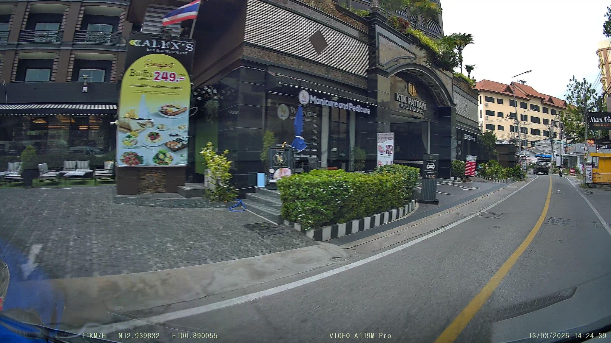 Street view near KTK Royal Residence, Pattaya