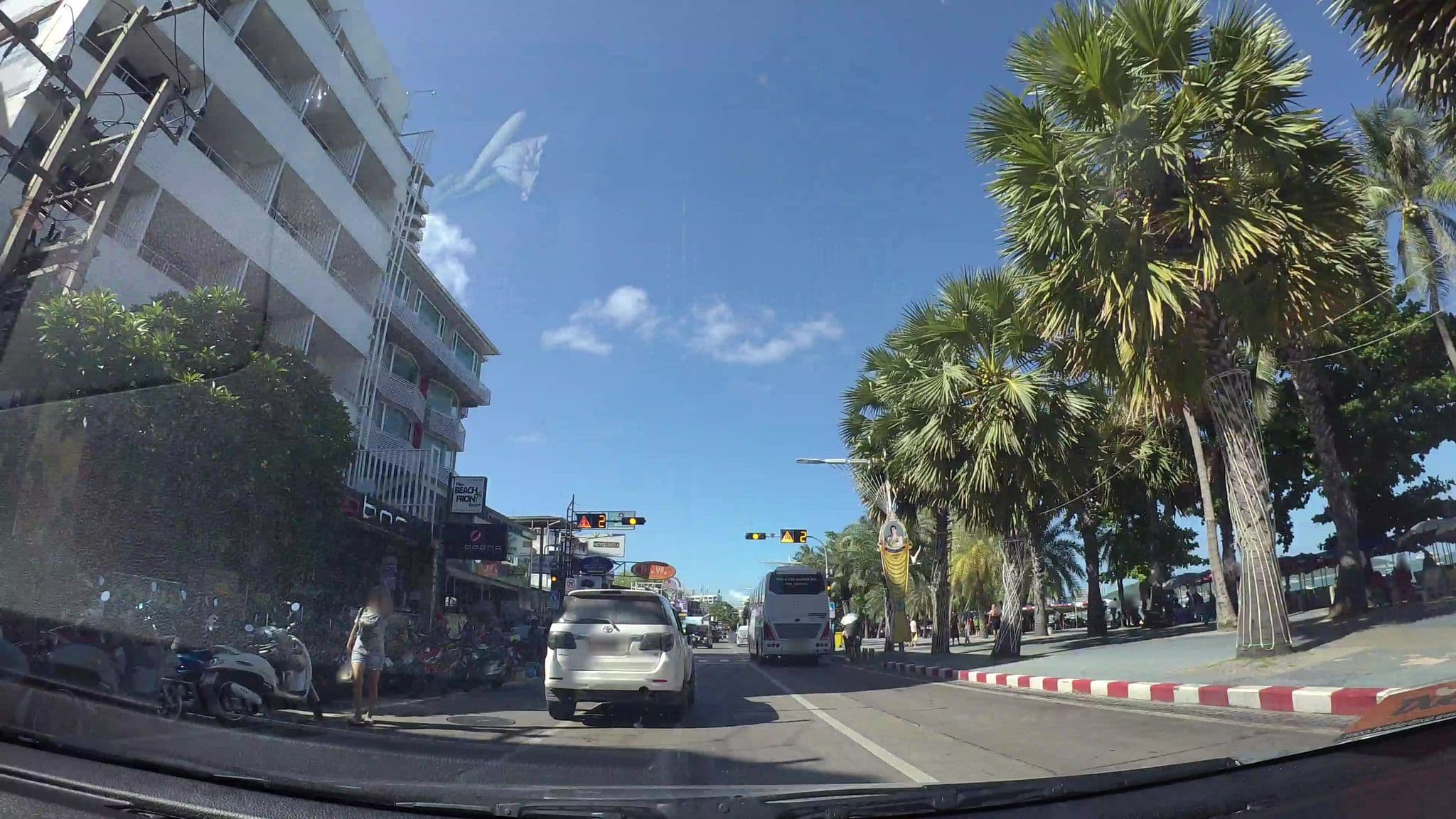 Street view near The Beach Front Resort, Pattaya