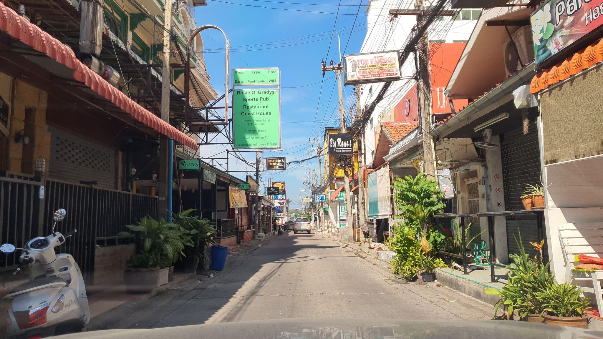 Street view near Eastiny Bella Vista, Pattaya