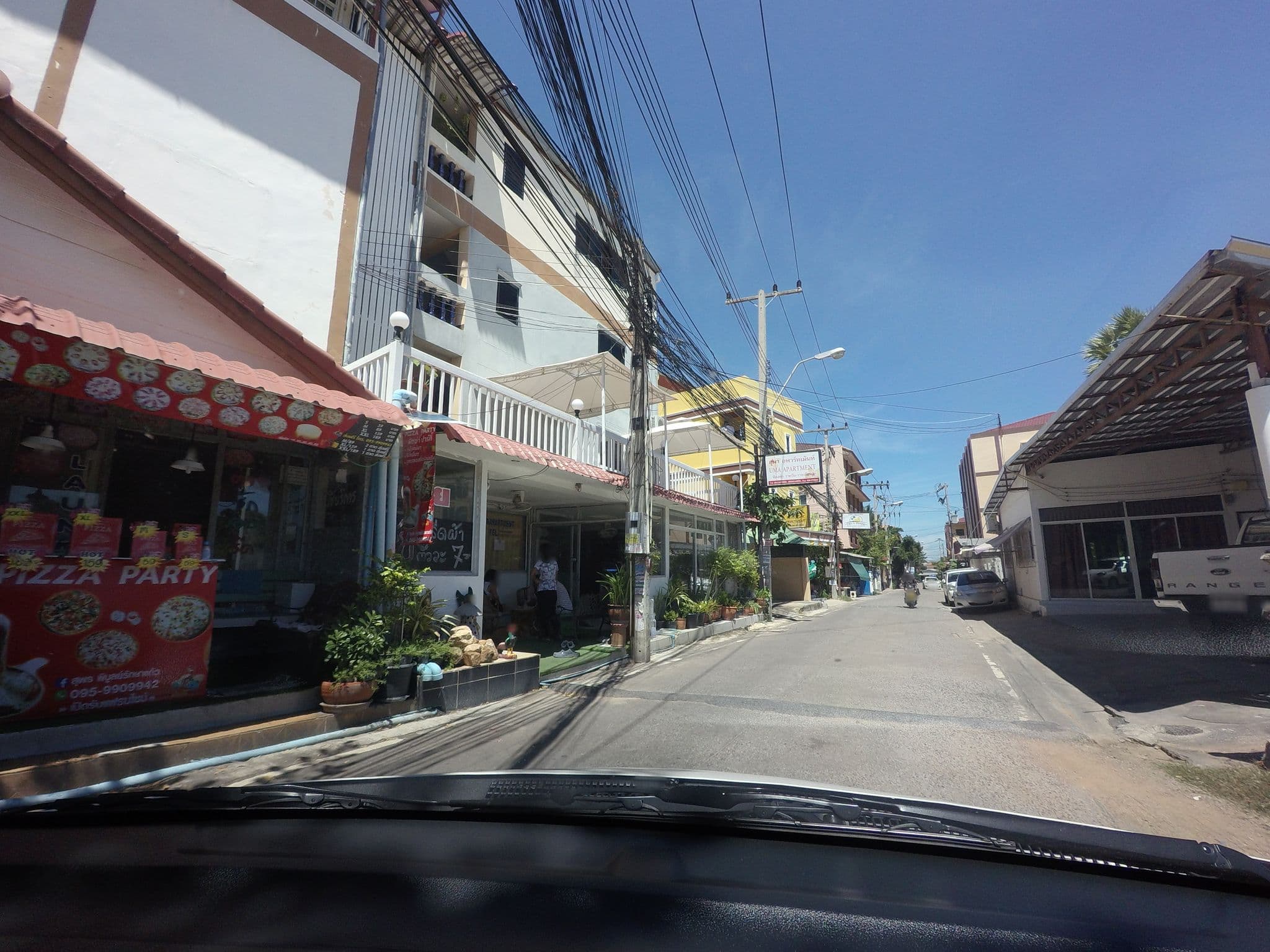 Street view near Uma Apartment, Pattaya