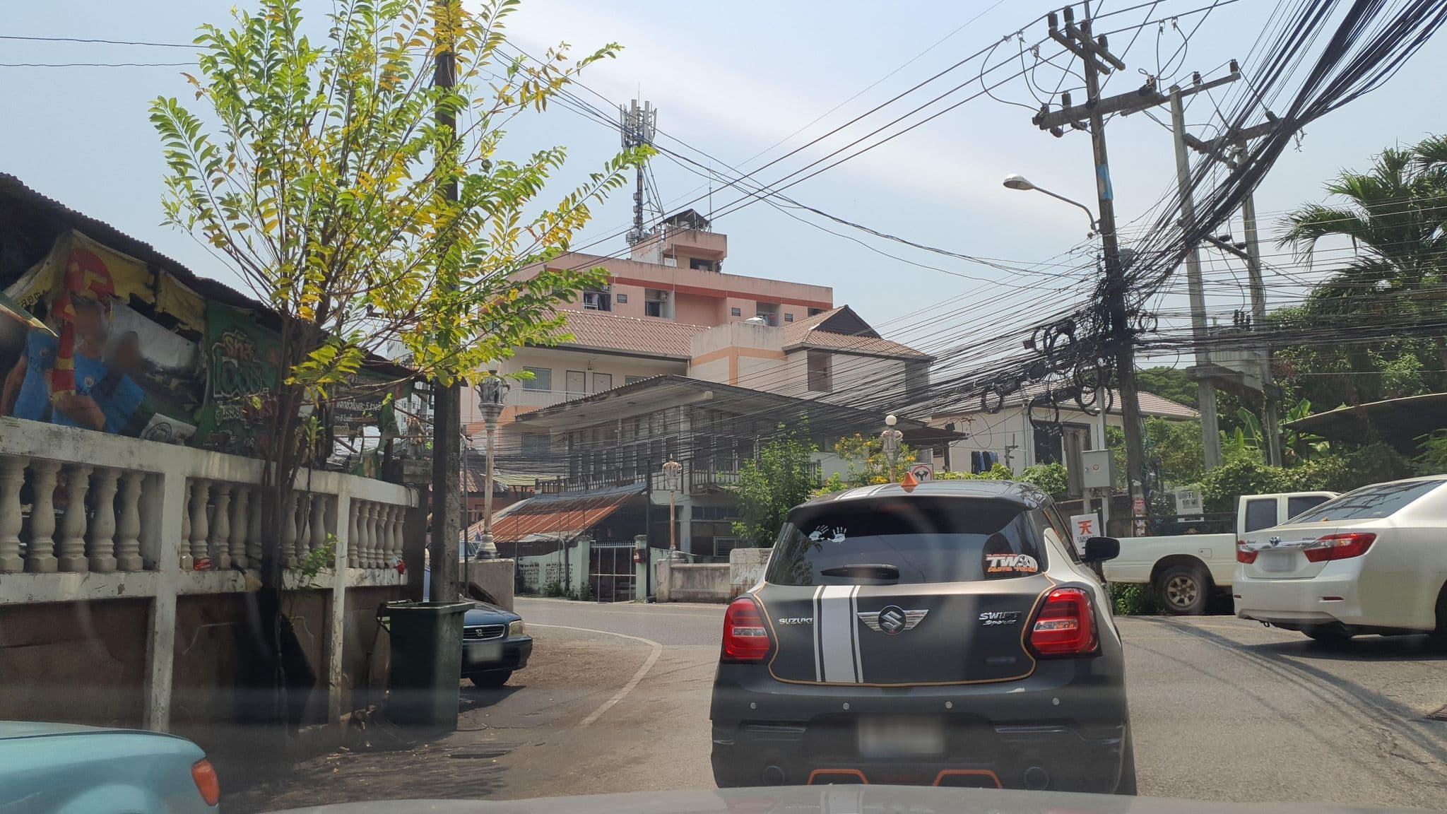 Street view near Huay Keaw Palace 2, Chiang Mai