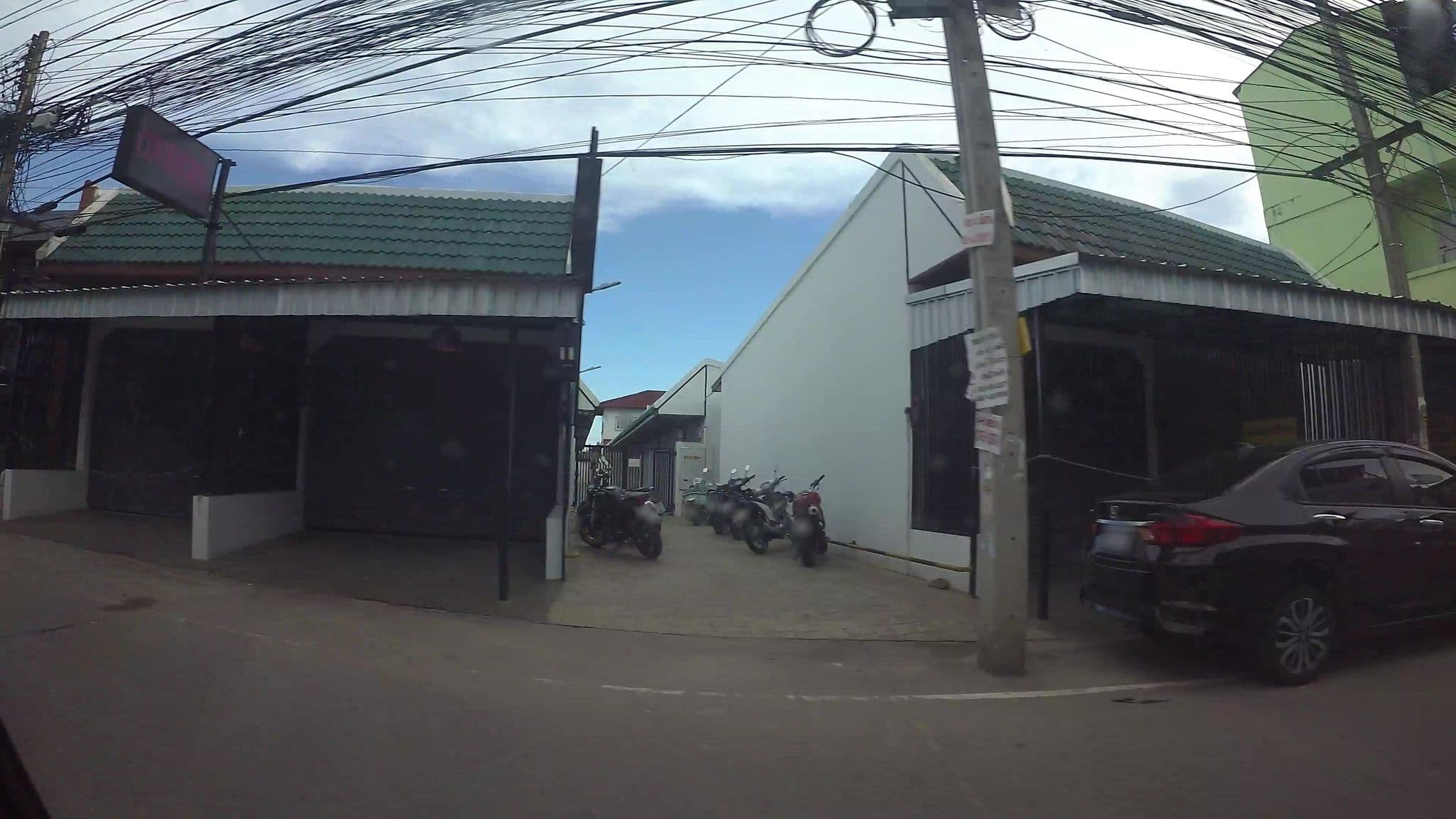 Street view near Karat Apartment, Pattaya — © taylorsmock (CC BY-SA · Mapillary)