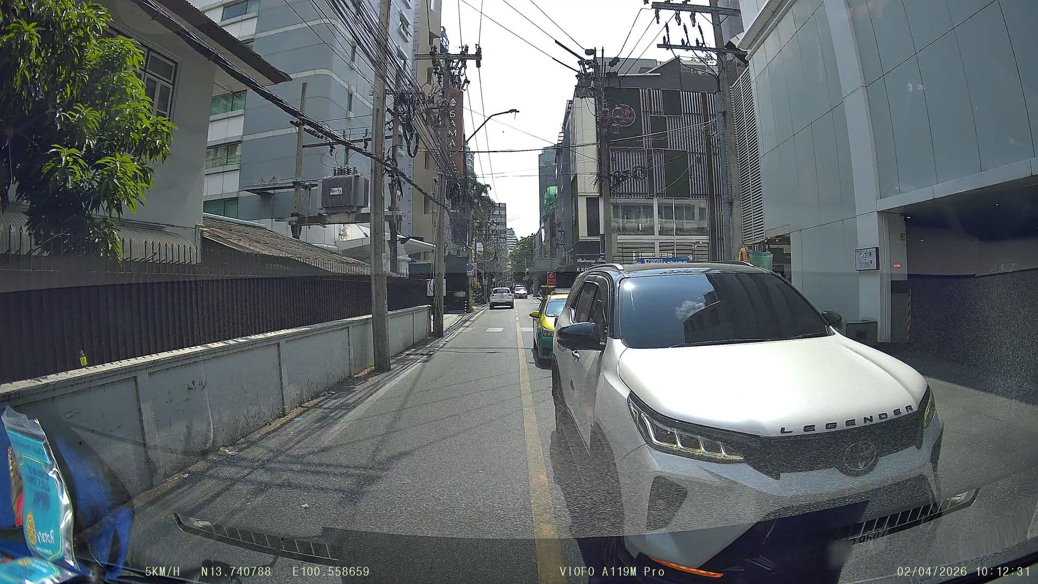 Street view near Night Hotel Bangkok Sukhumvit 15, Makkasan
