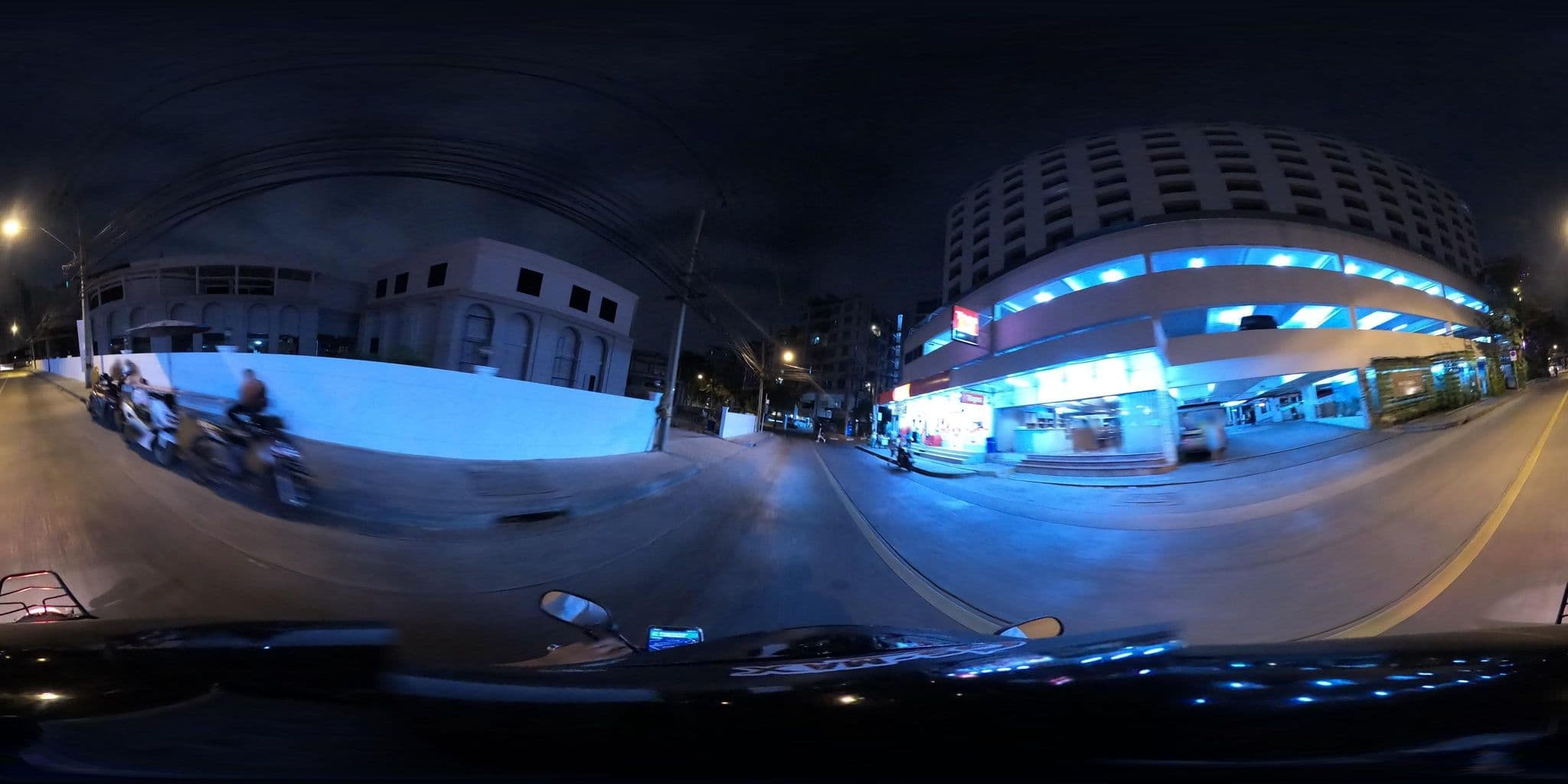Street view near Watana Mansion, Din Daeng — © NatchaponJ (CC BY-SA · Mapillary)