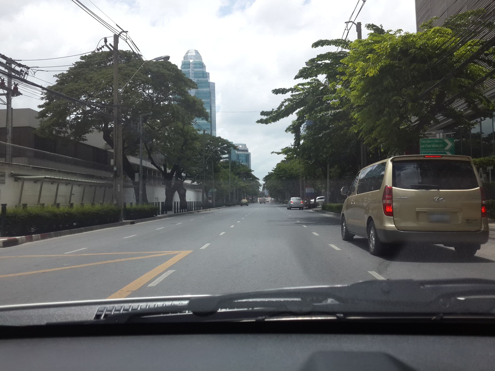 Street view near Sivatel Bangkok, Makkasan
