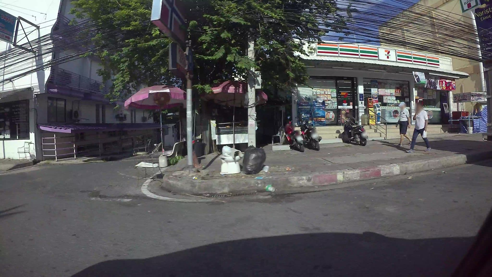 Street view near Harmony Inn, Pattaya