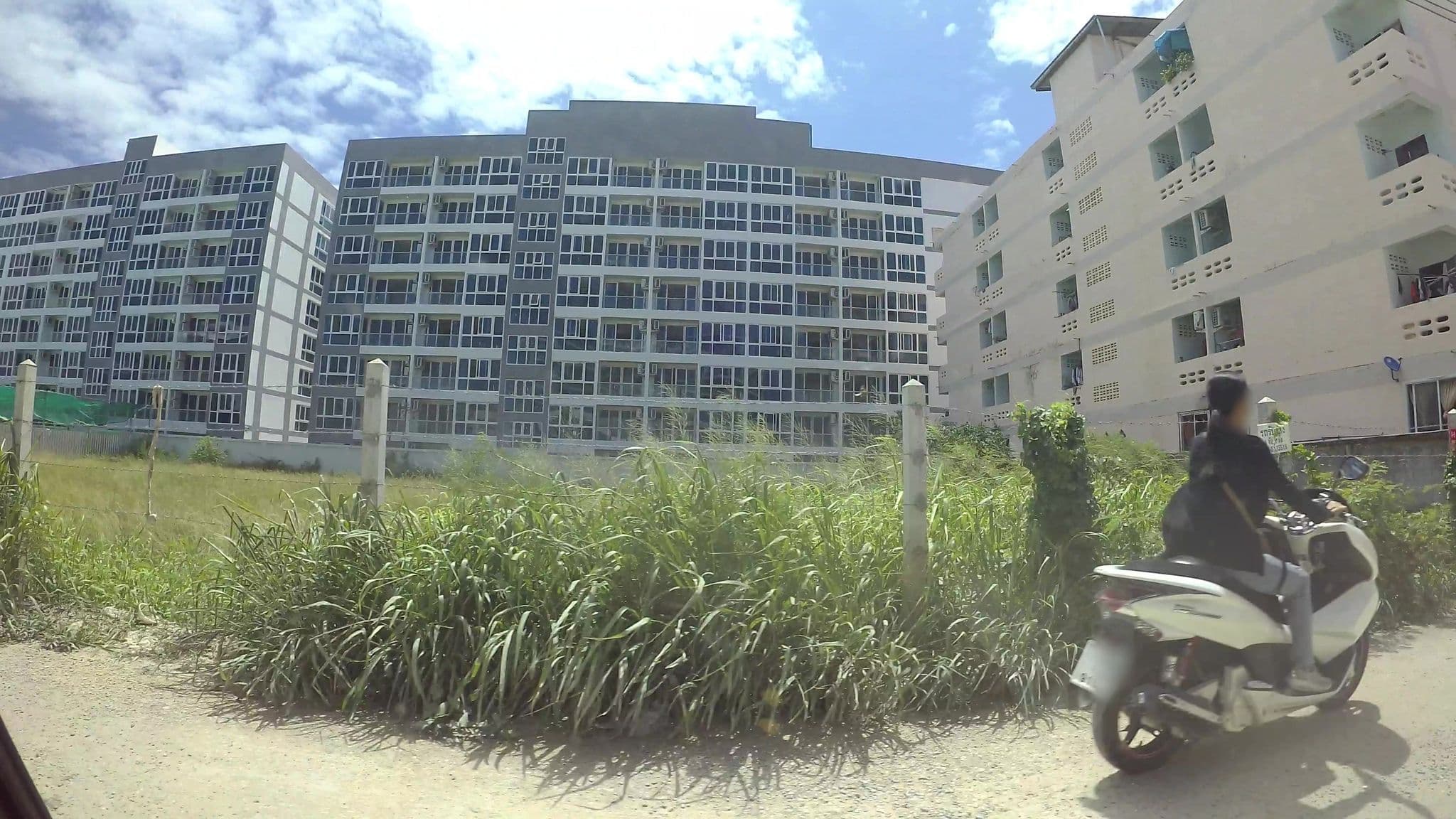 Street view near JV Place 2, Pattaya