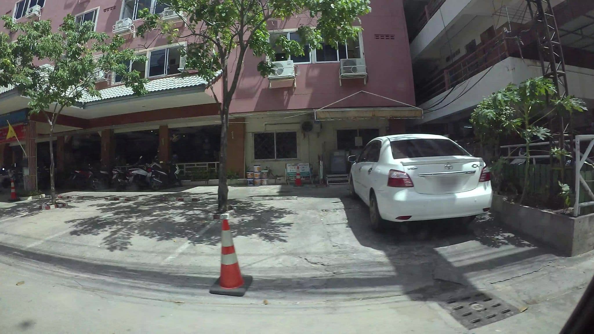 Street view near Marin Place, Pattaya