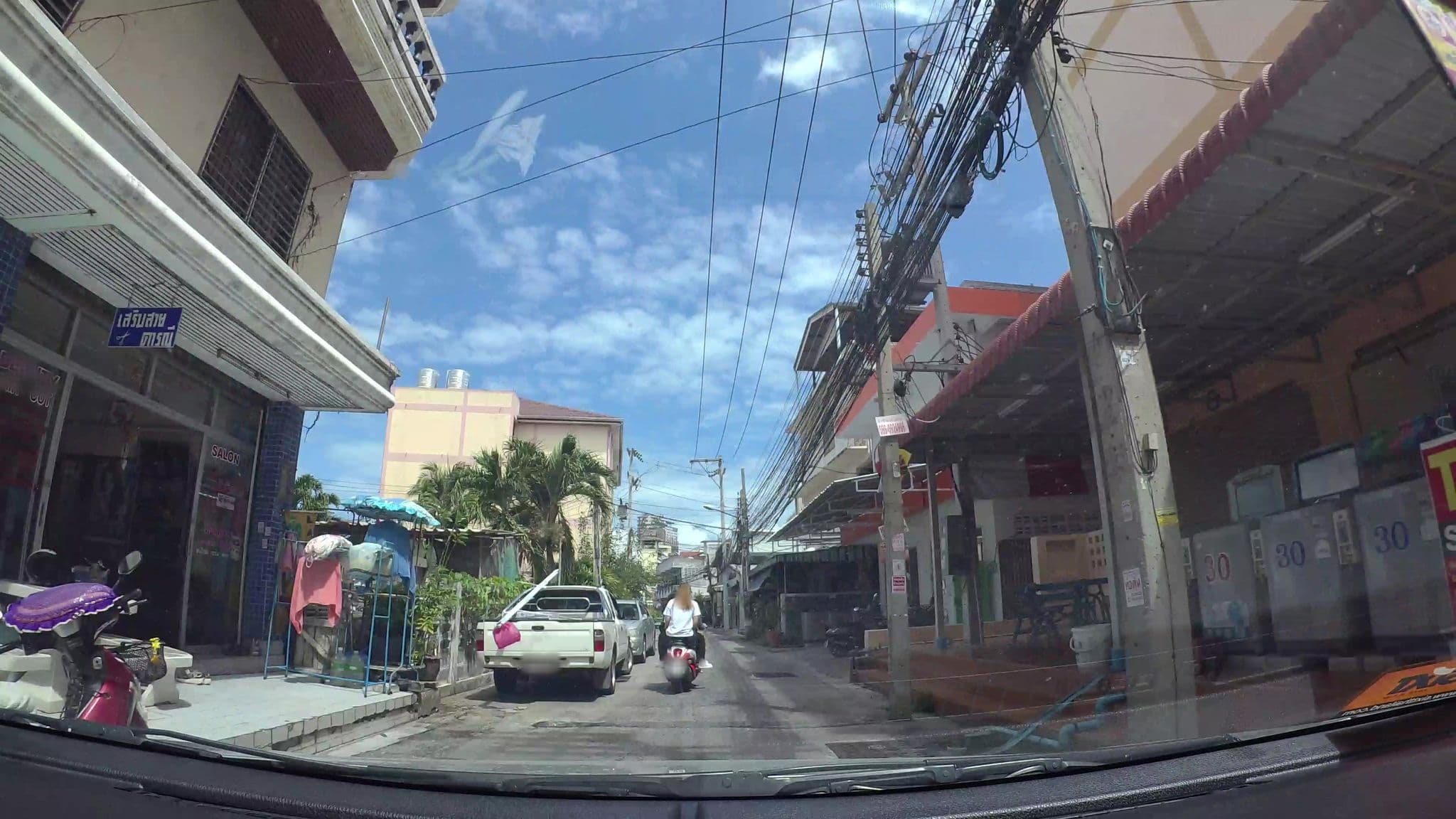 Street view near LA-OO Apartment, Pattaya — © kaart_3 (CC BY-SA · Mapillary)