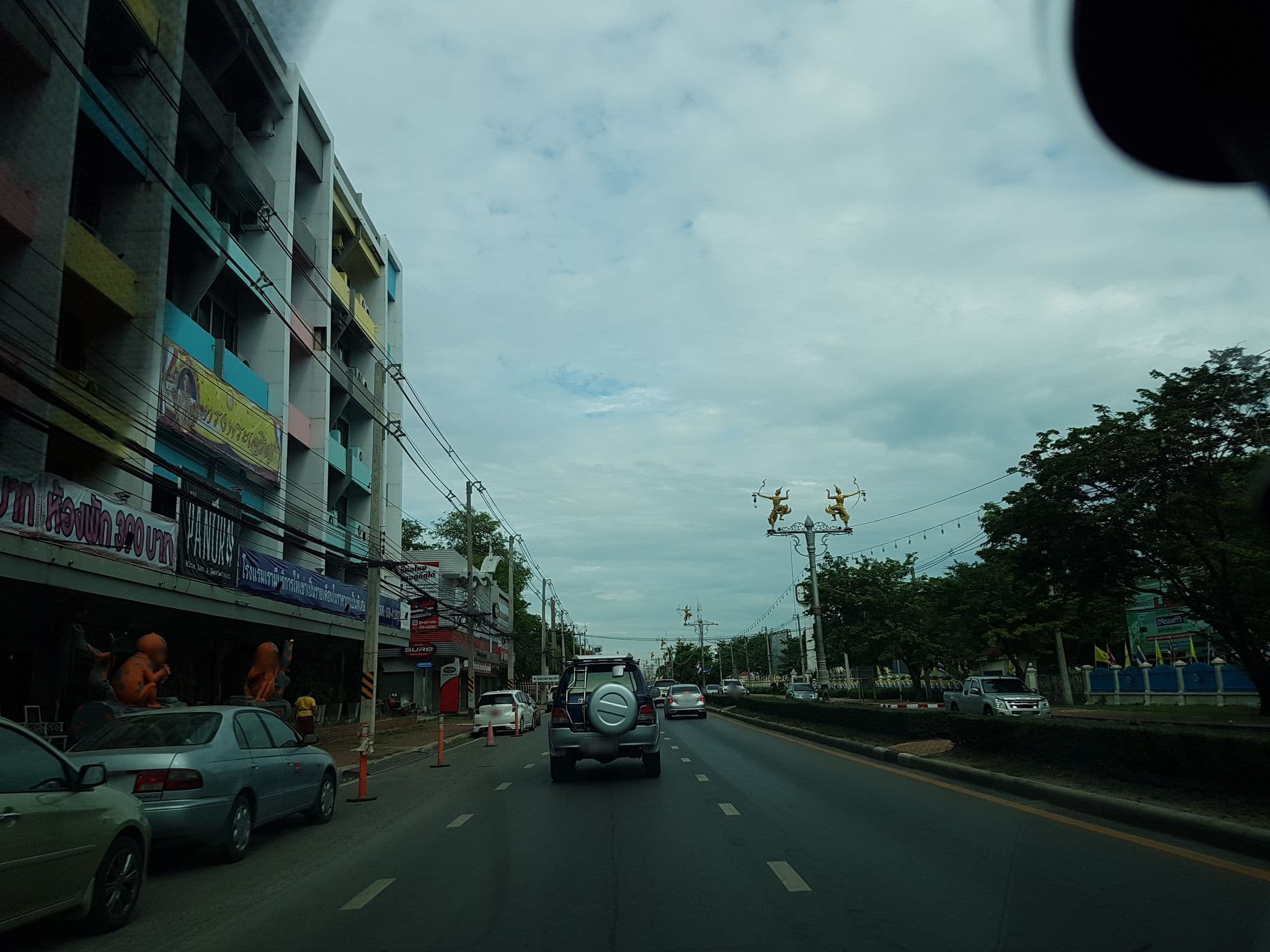 Street view near Lopburi Inn Hotel, Lop Buri — © jetman11 (CC BY-SA · Mapillary)