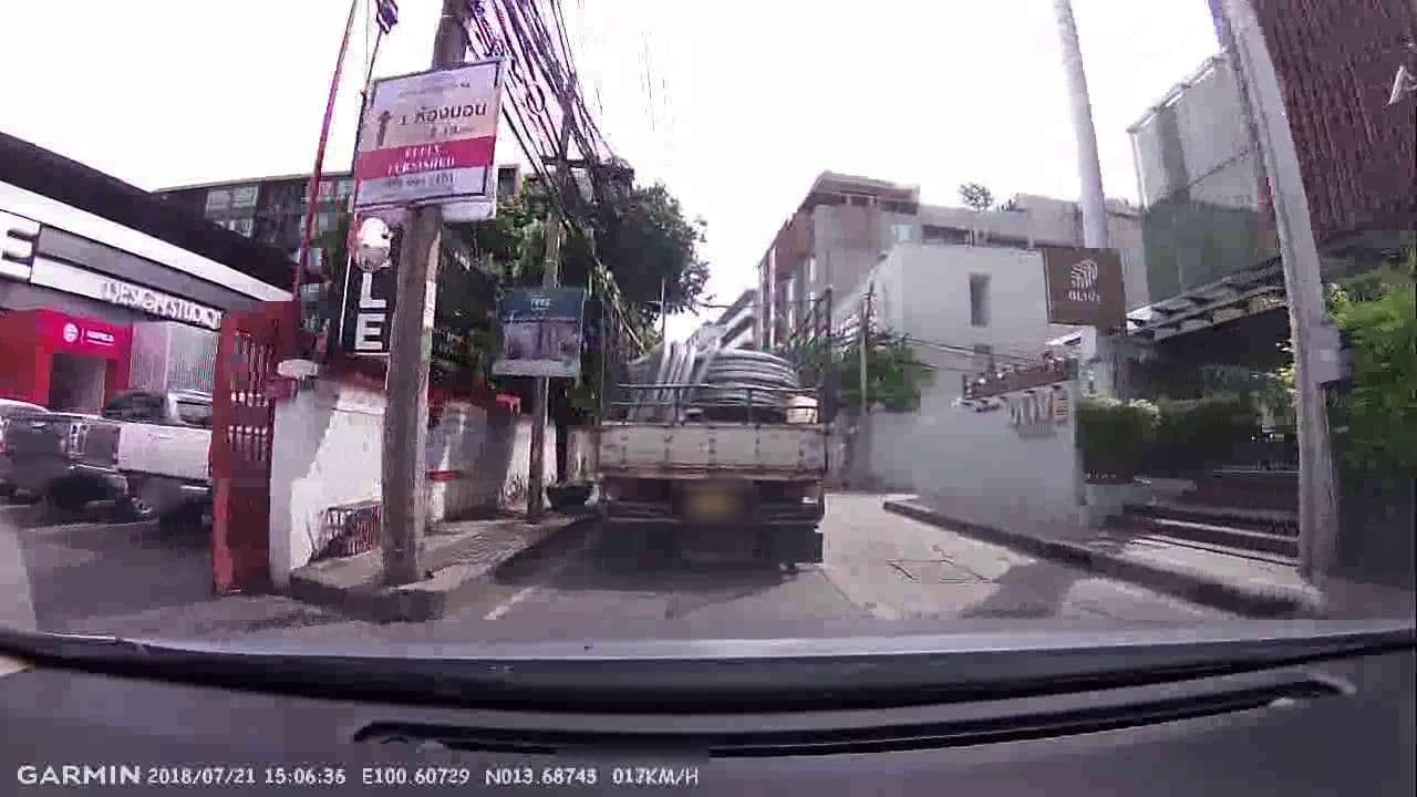 Street view near Olive Residence, Phra Khanong — © noonishere (CC BY-SA · Mapillary)