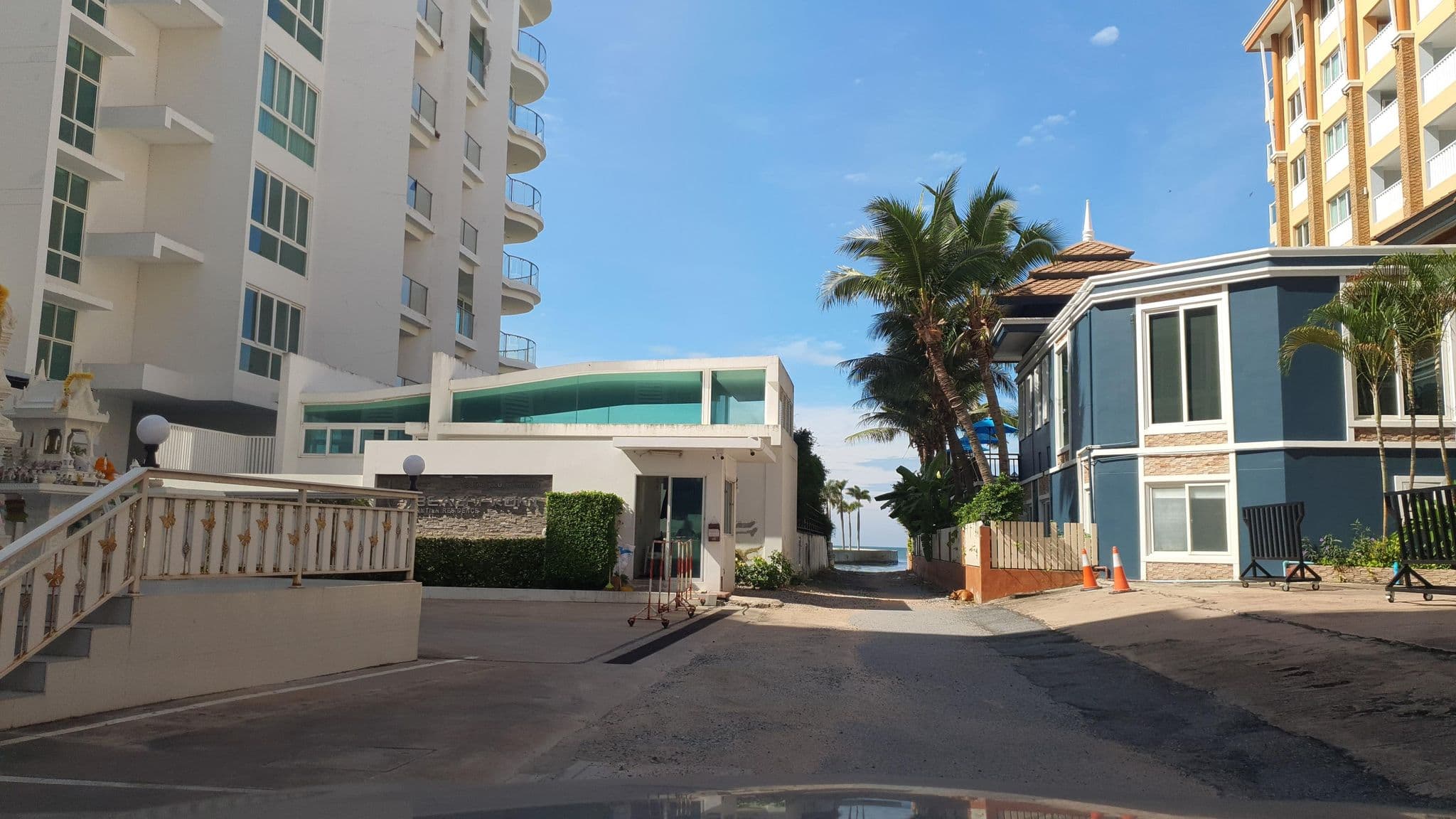 Street view near Saisawan Beach Resort, Pattaya