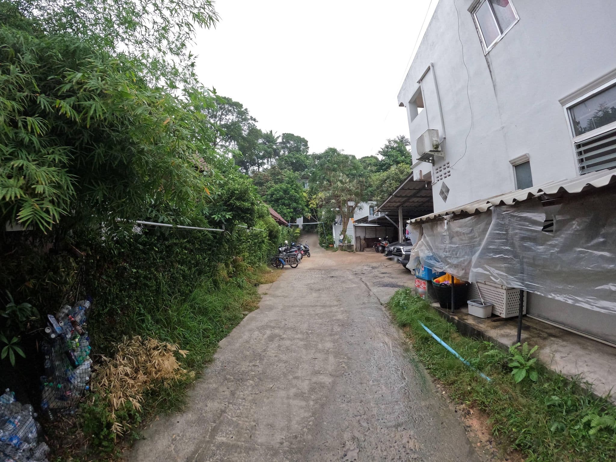 Street view near L'Alcove Bungalows & Family Villa, Ko Pha Ngan