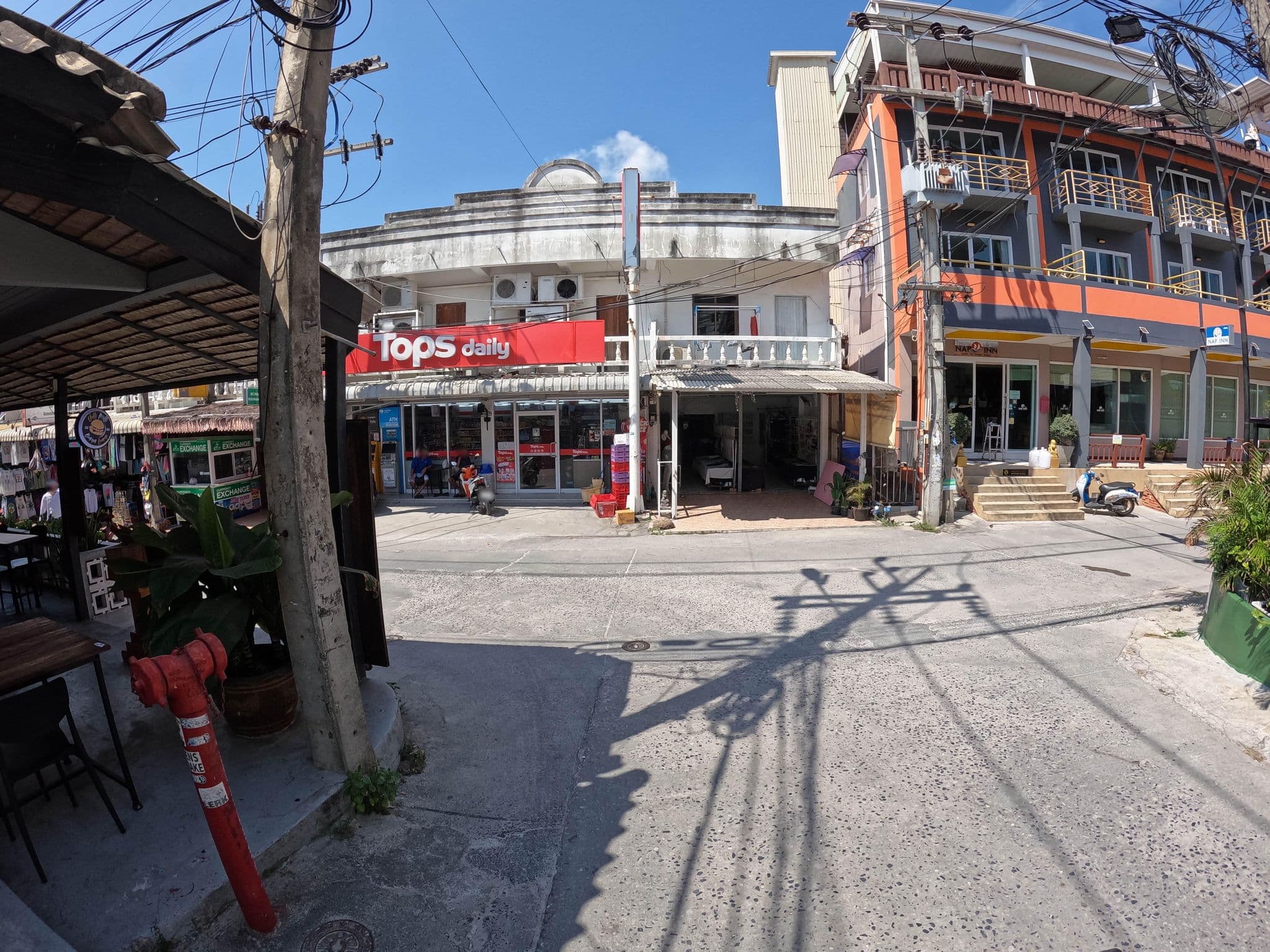 Street view near Nap Inn, Ko Pha Ngan
