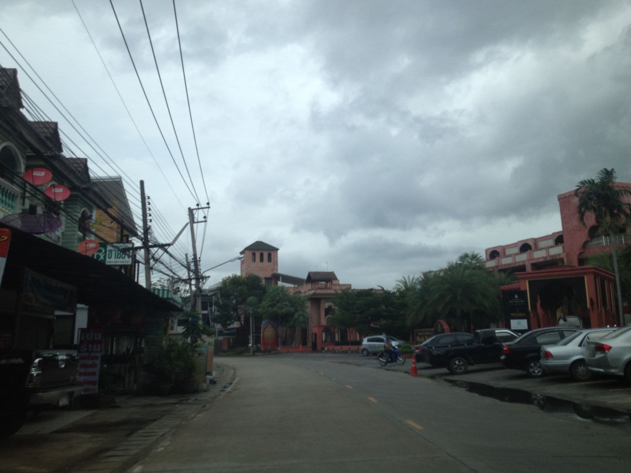 Street view near The Brick Hostel, Chiang Mai