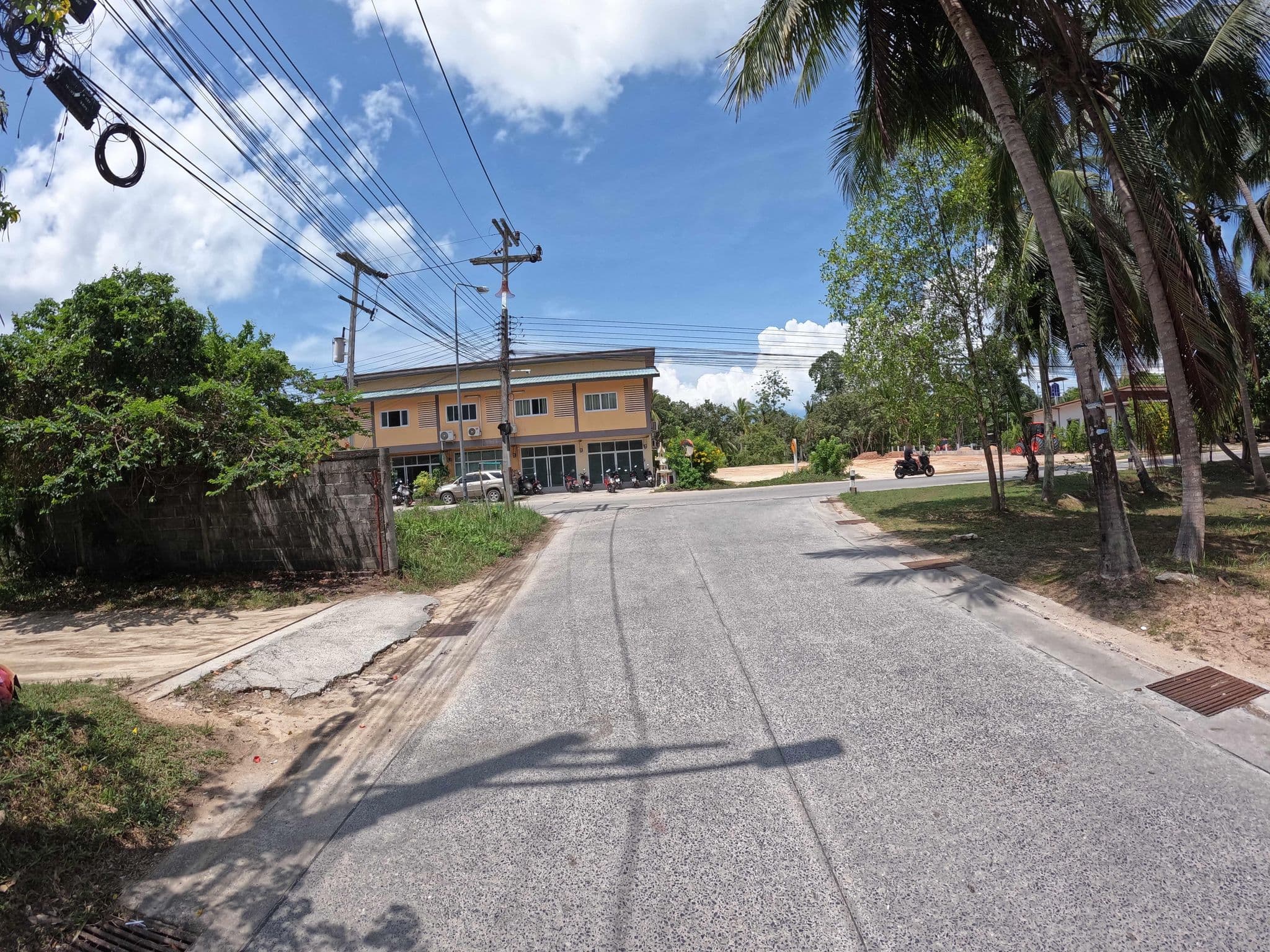 Street view near Unity Coliving, Ko Pha Ngan