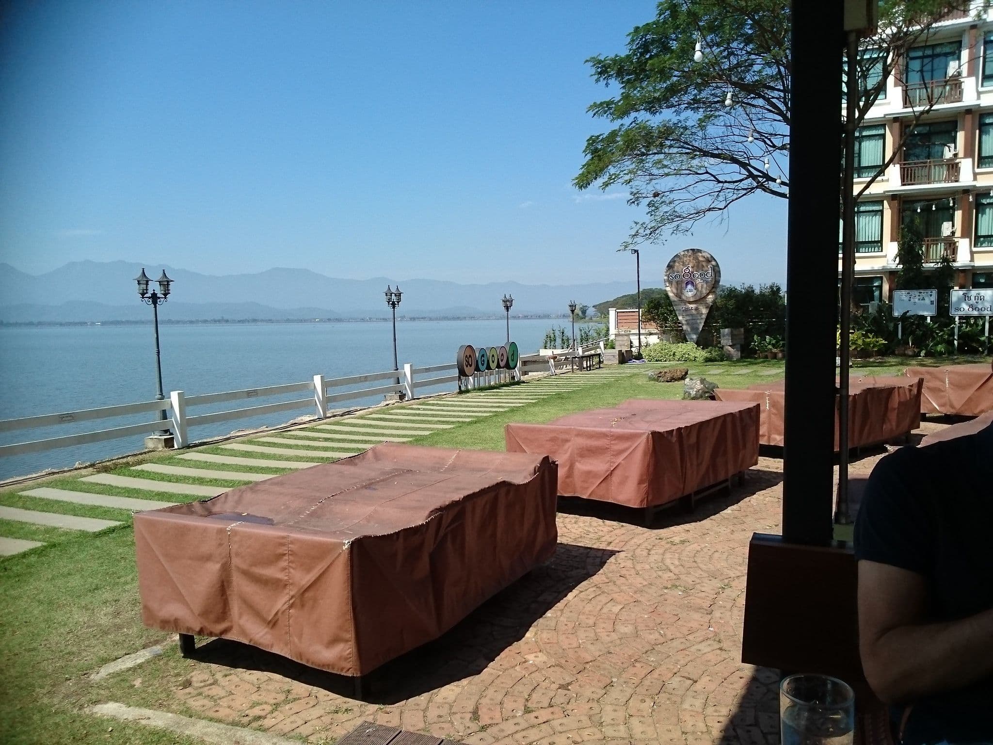 Street view near Lakeside Condotel, Phayao — © 2018anna (CC BY-SA · Mapillary)