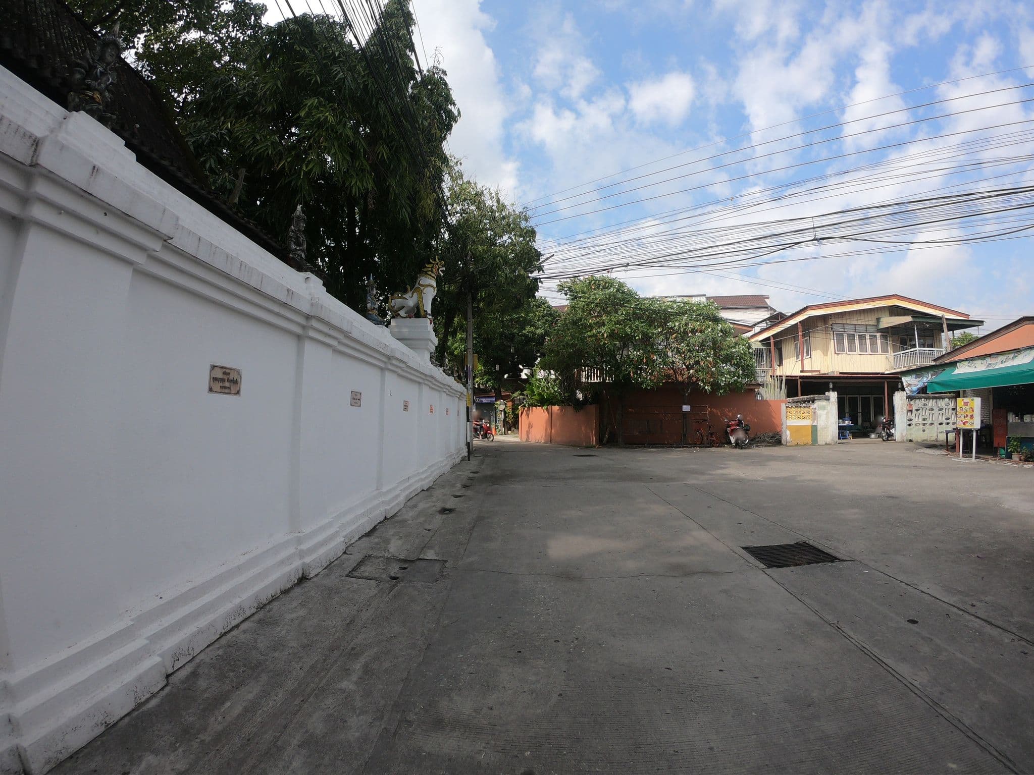 Street view near Champion Hostel 2, Chiang Mai — © chanuwath_grab (CC BY-SA · Mapillary)
