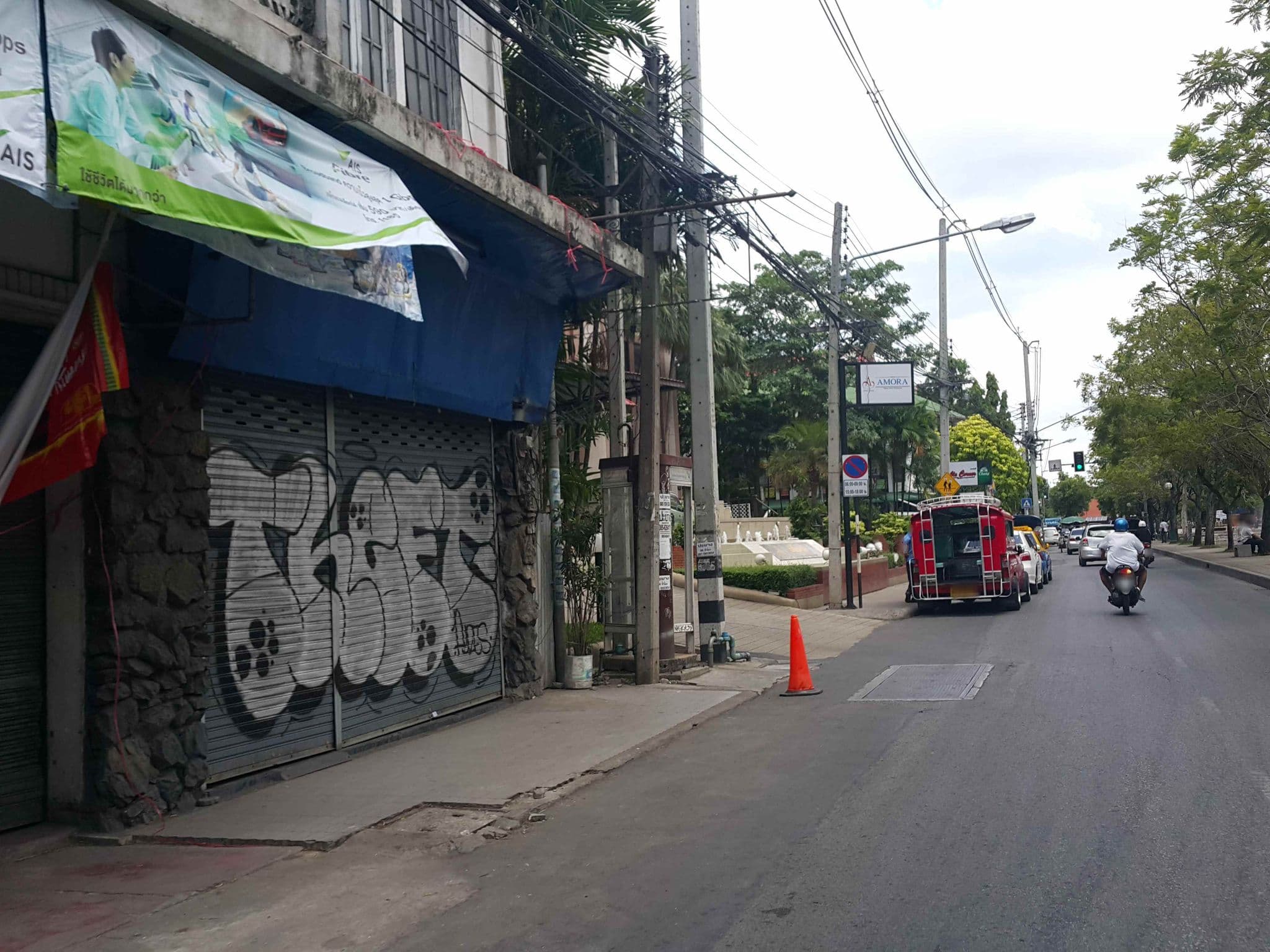 Street view near Mila hotel & cafe, Chiang Mai