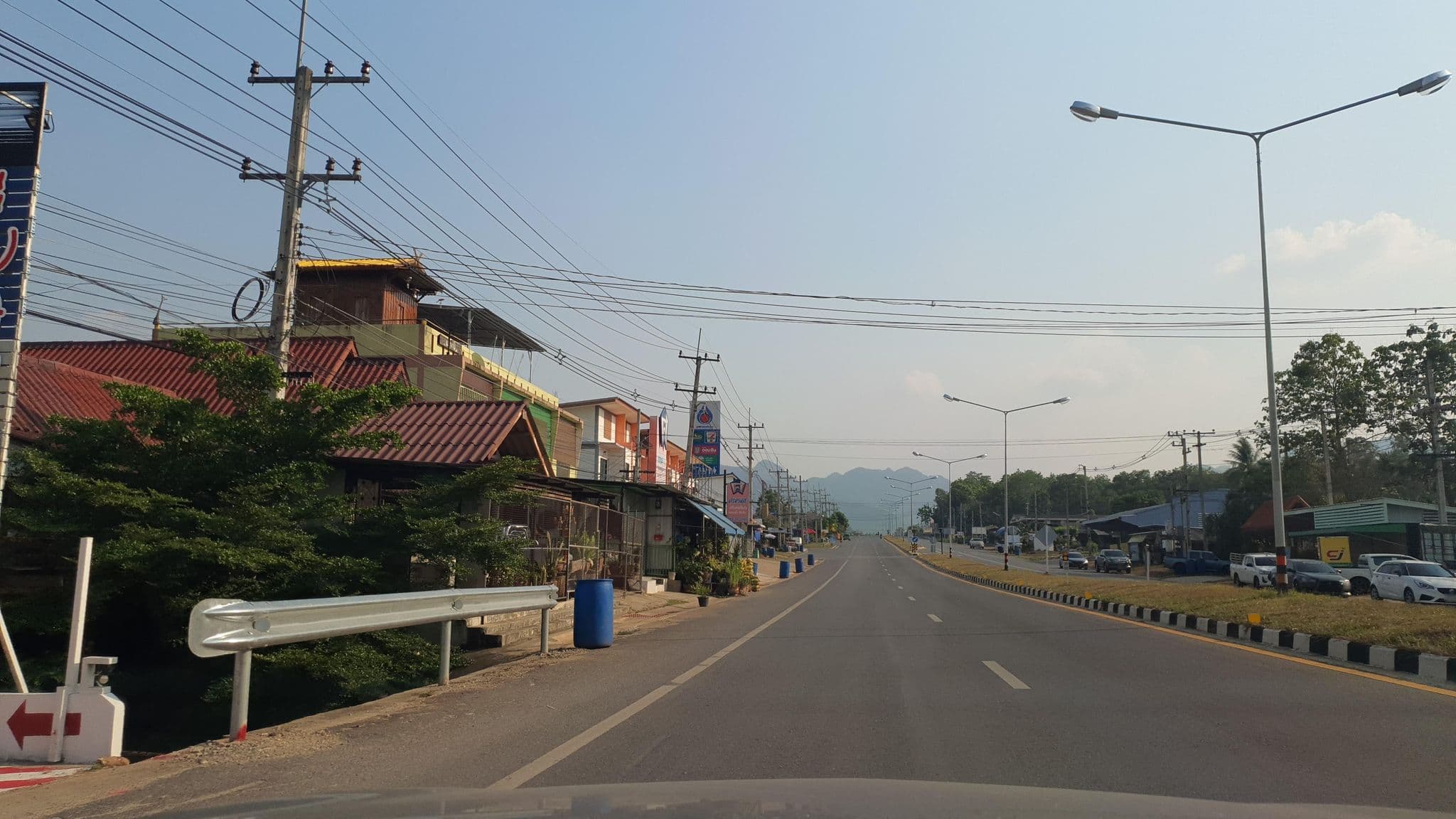 Street view near Wang Jai Kwang, Bo Phloi — © jrcarlsen (CC BY-SA · Mapillary)