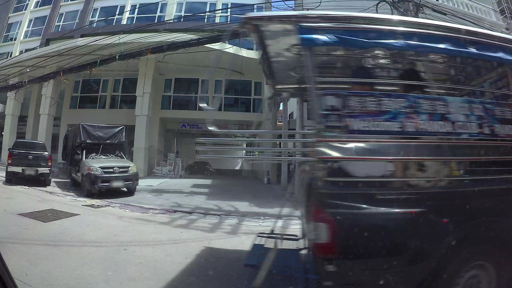 Street view near Holiday Inn Express Pattaya, Pattaya — © taylorsmock (CC BY-SA · Mapillary)