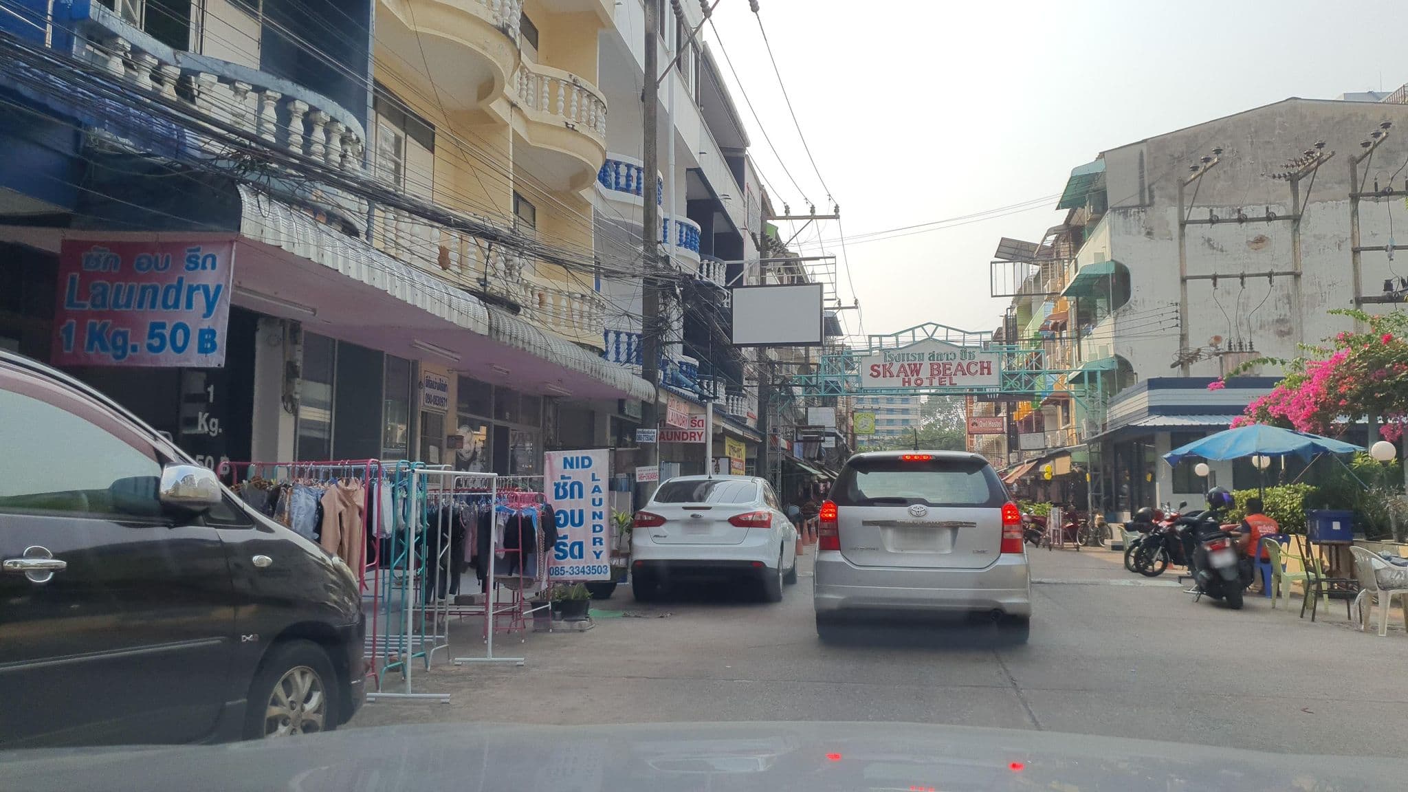 Street view near Skaw Beach Hotel, Pattaya