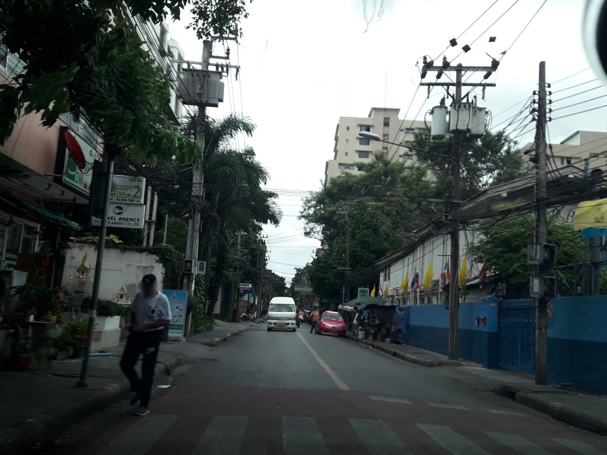 Street view near Cozy Stay Inn, Makkasan