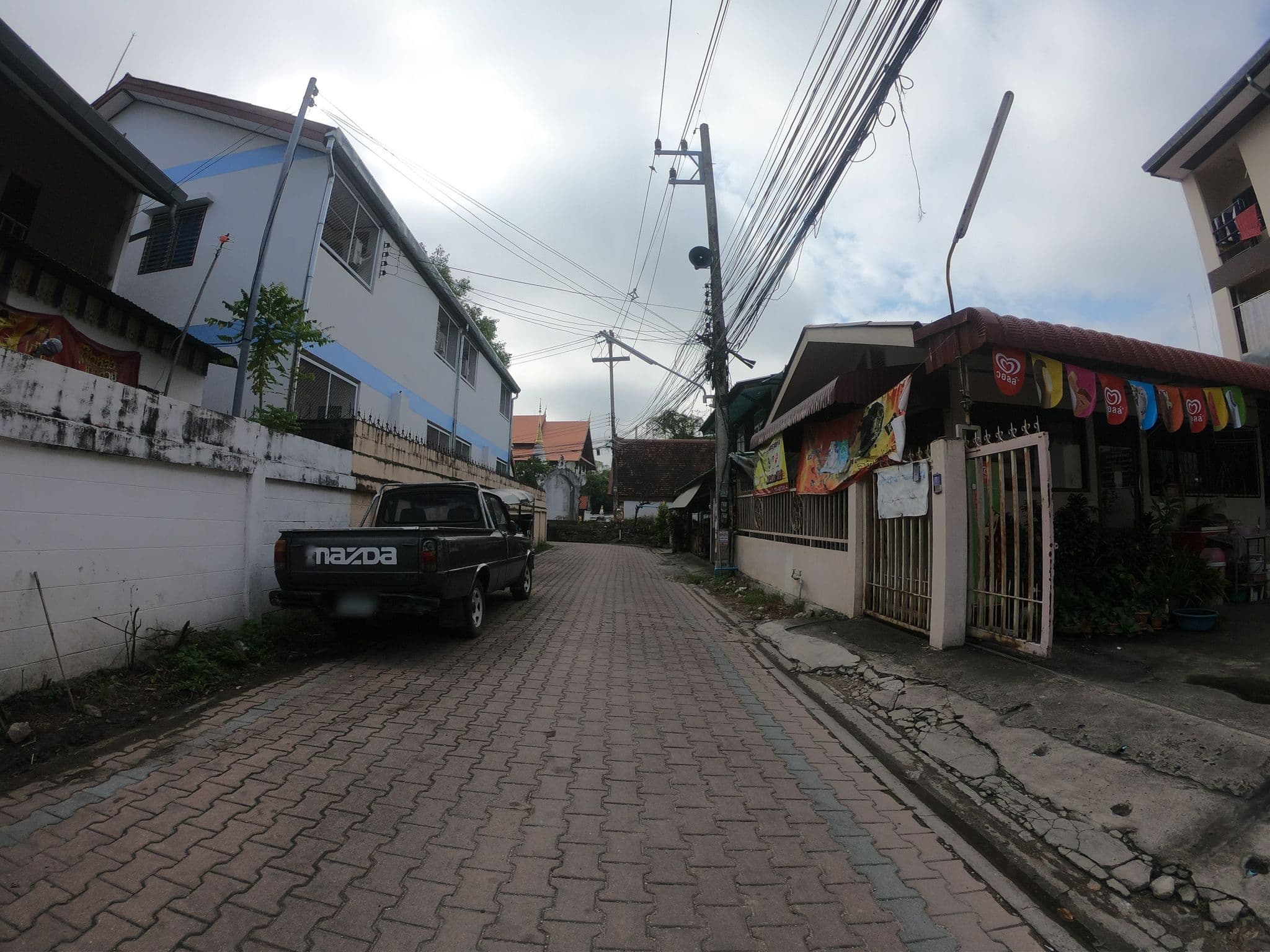 Street view near Le Wiang, Chiang Mai