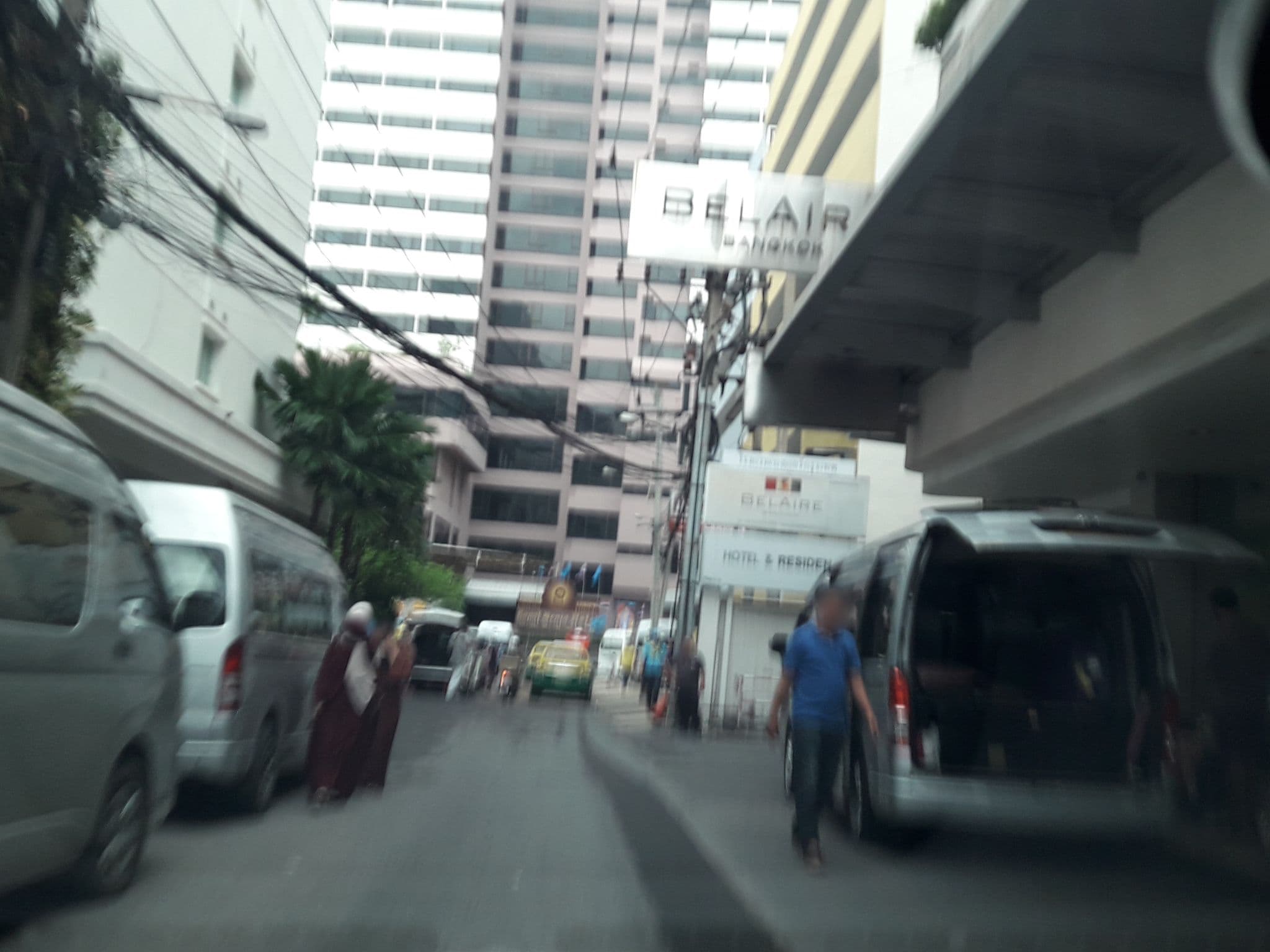Street view near BelAire, Makkasan