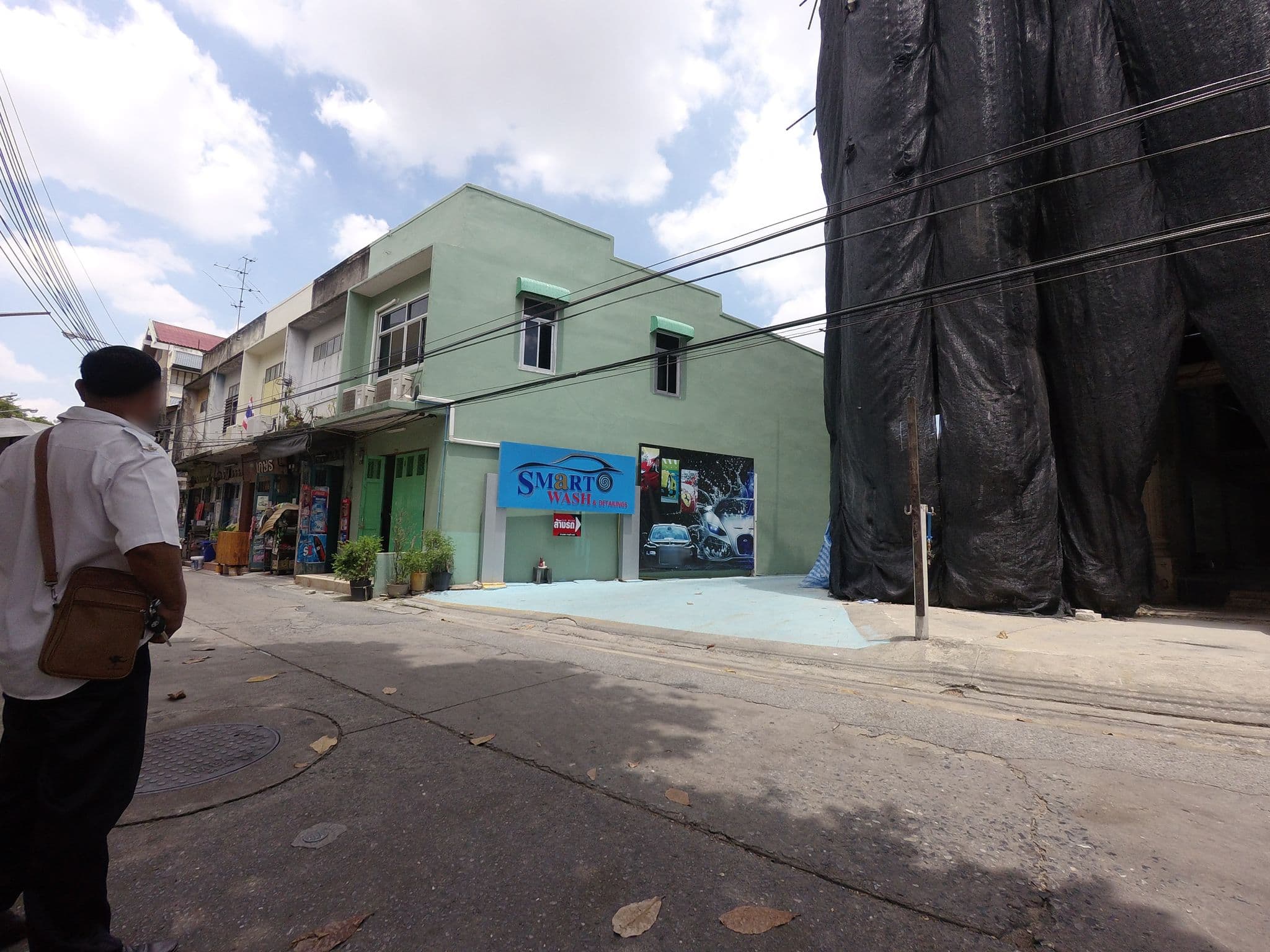 Street view near Siam Champs-Élyséesi, Bangkok — © mishari (CC BY-SA · Mapillary)