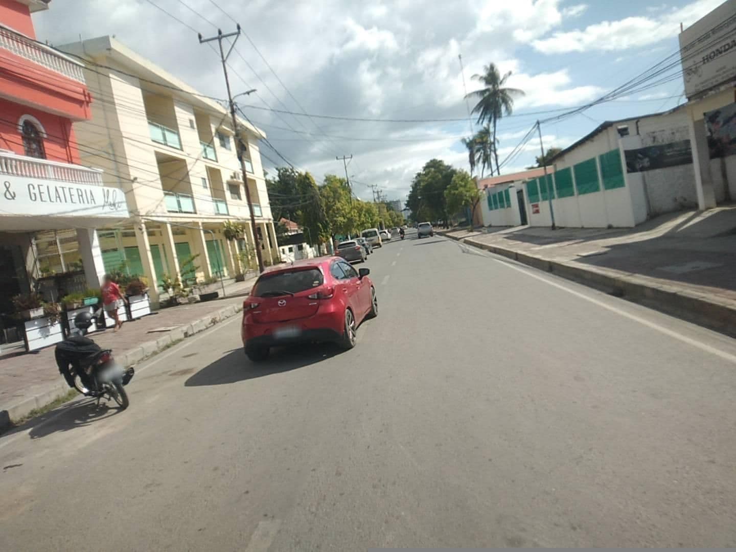 Street view near Discovery Inn, Dili — © Jhanu (CC BY-SA · Mapillary)