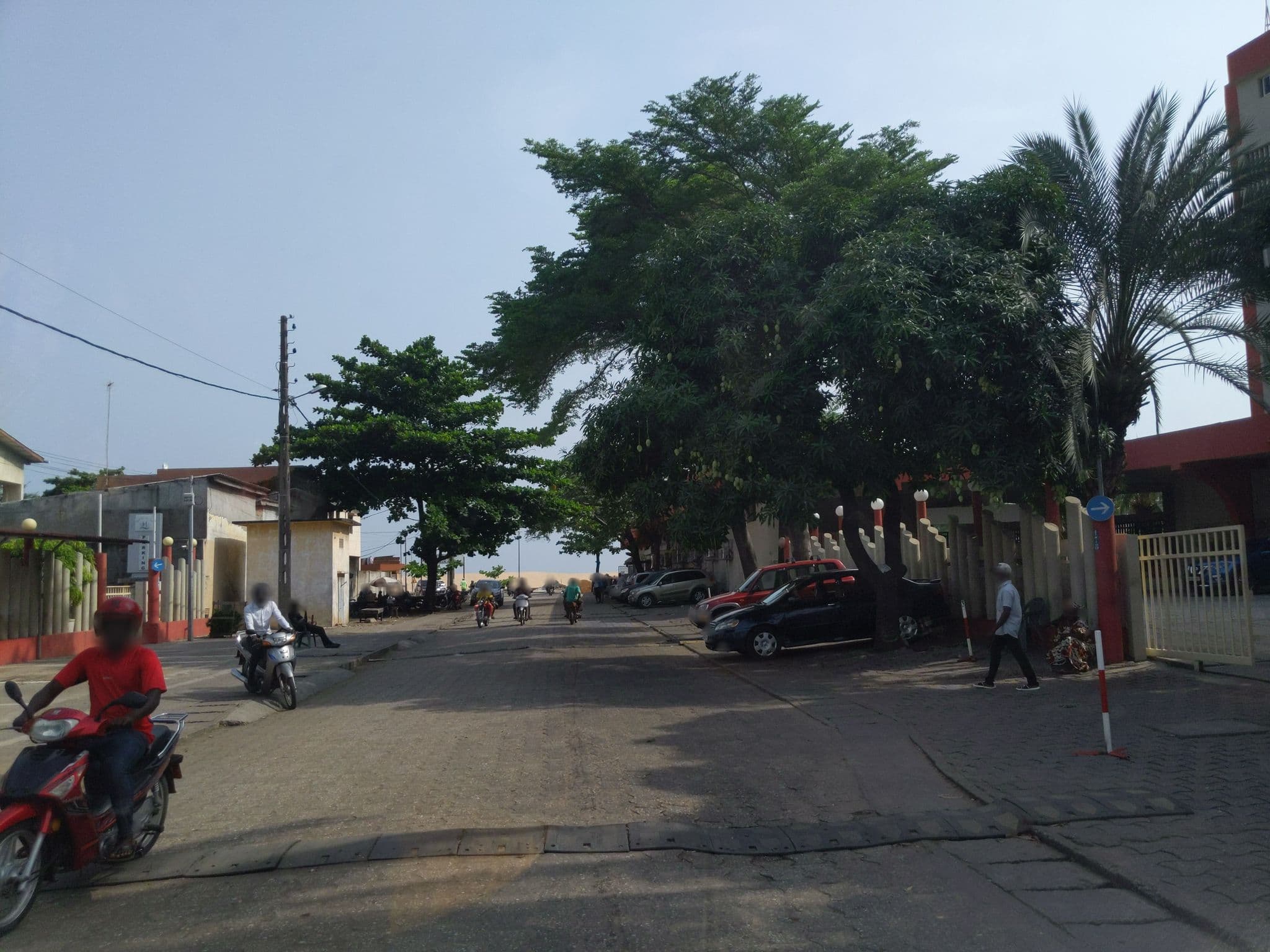 Street view near Hôtel du lac, Cotonou — © addismap_alex (CC BY-SA · Mapillary)