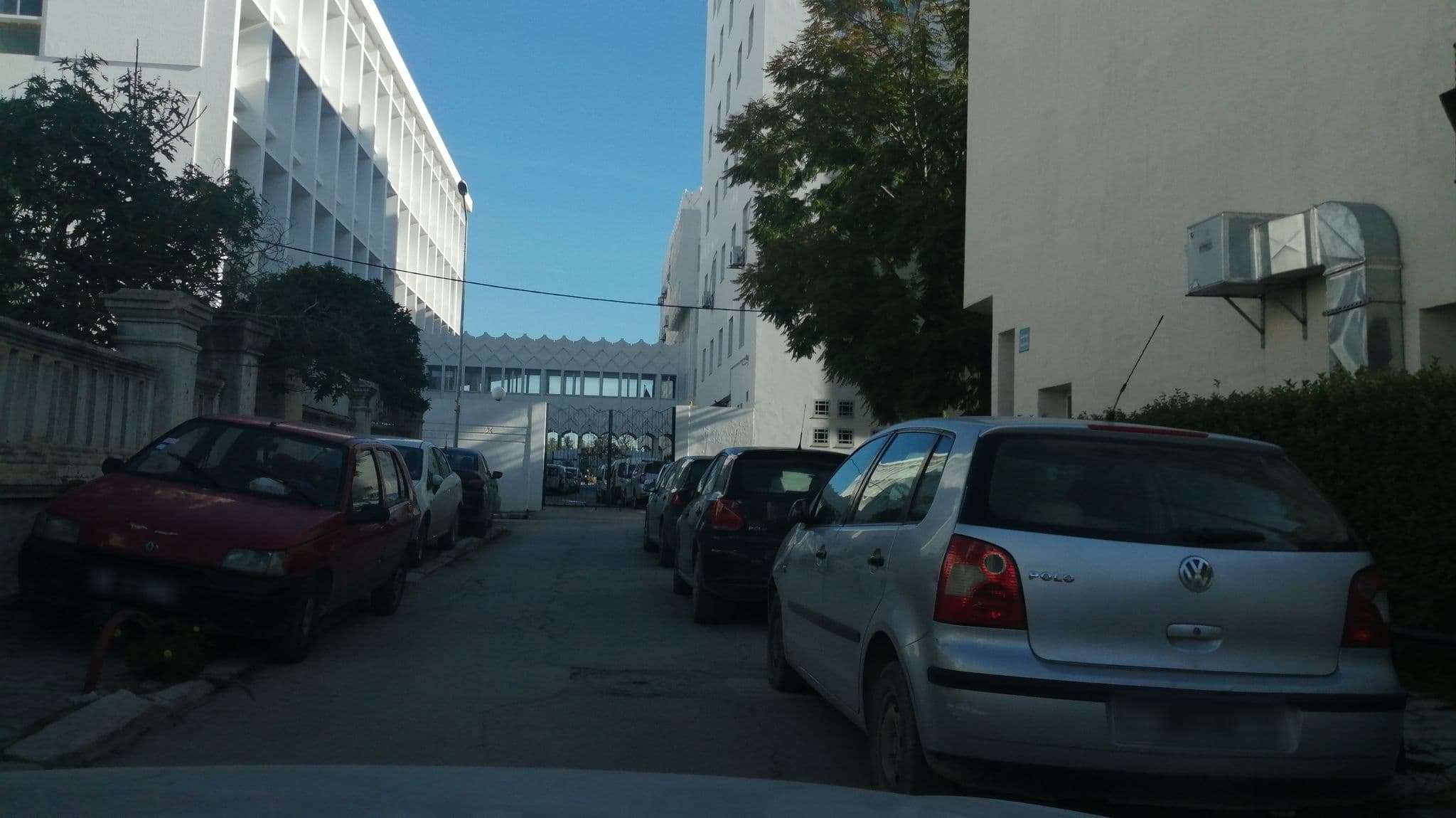 Street view near Bab Alkhadhra, Tunis — © yahmadi (CC BY-SA · Mapillary)