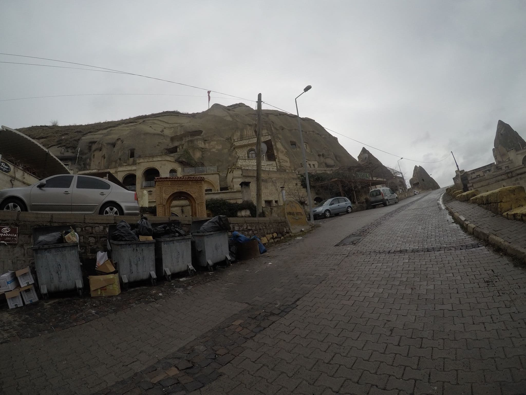 Street view near Vezır Cave Suıtes, Göreme — © chrisbeddow (CC BY-SA · Mapillary)