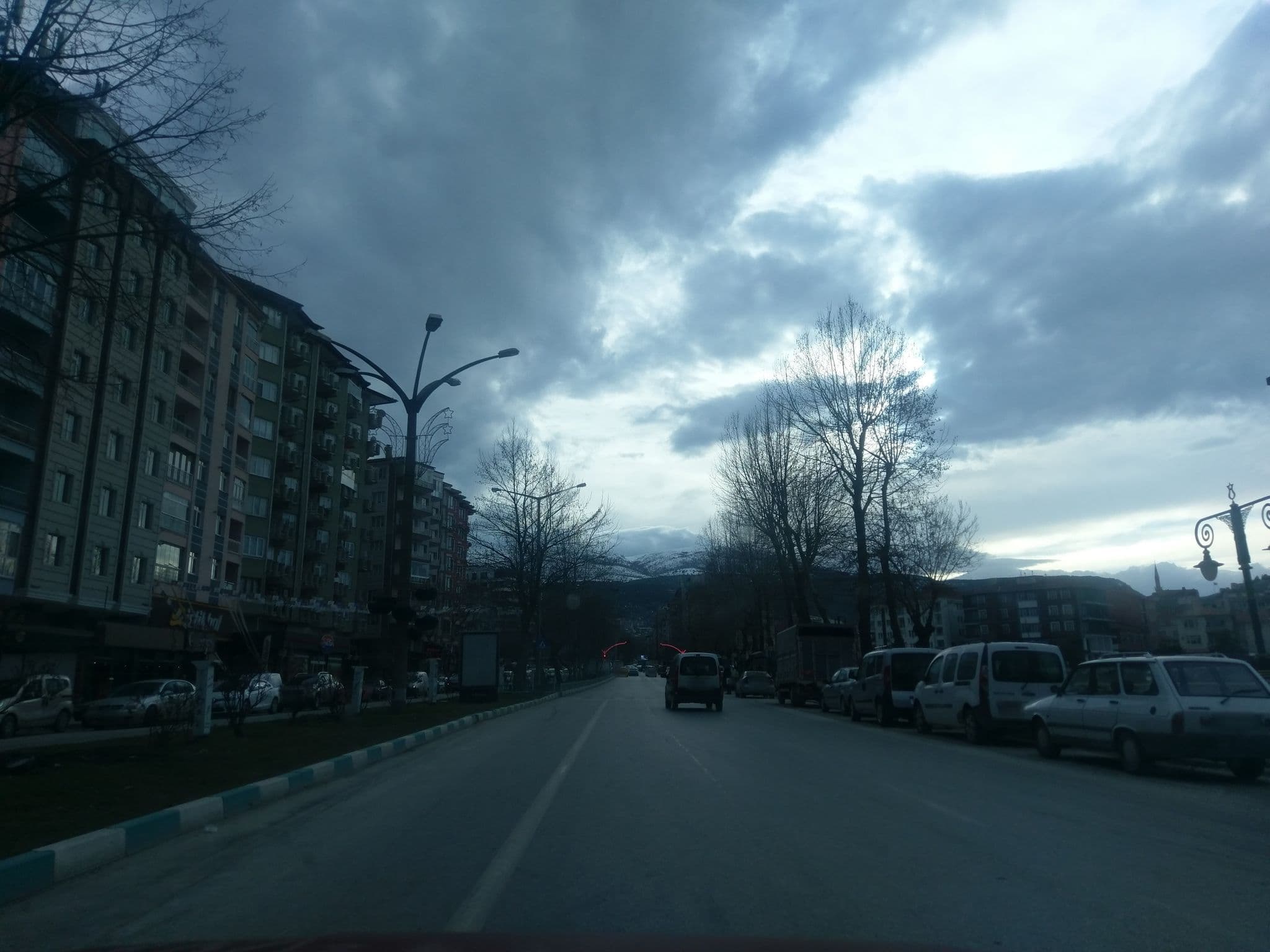 Street view near Qtahya Hotel, Kütahya — © ozkanilyasaksu (CC BY-SA · Mapillary)