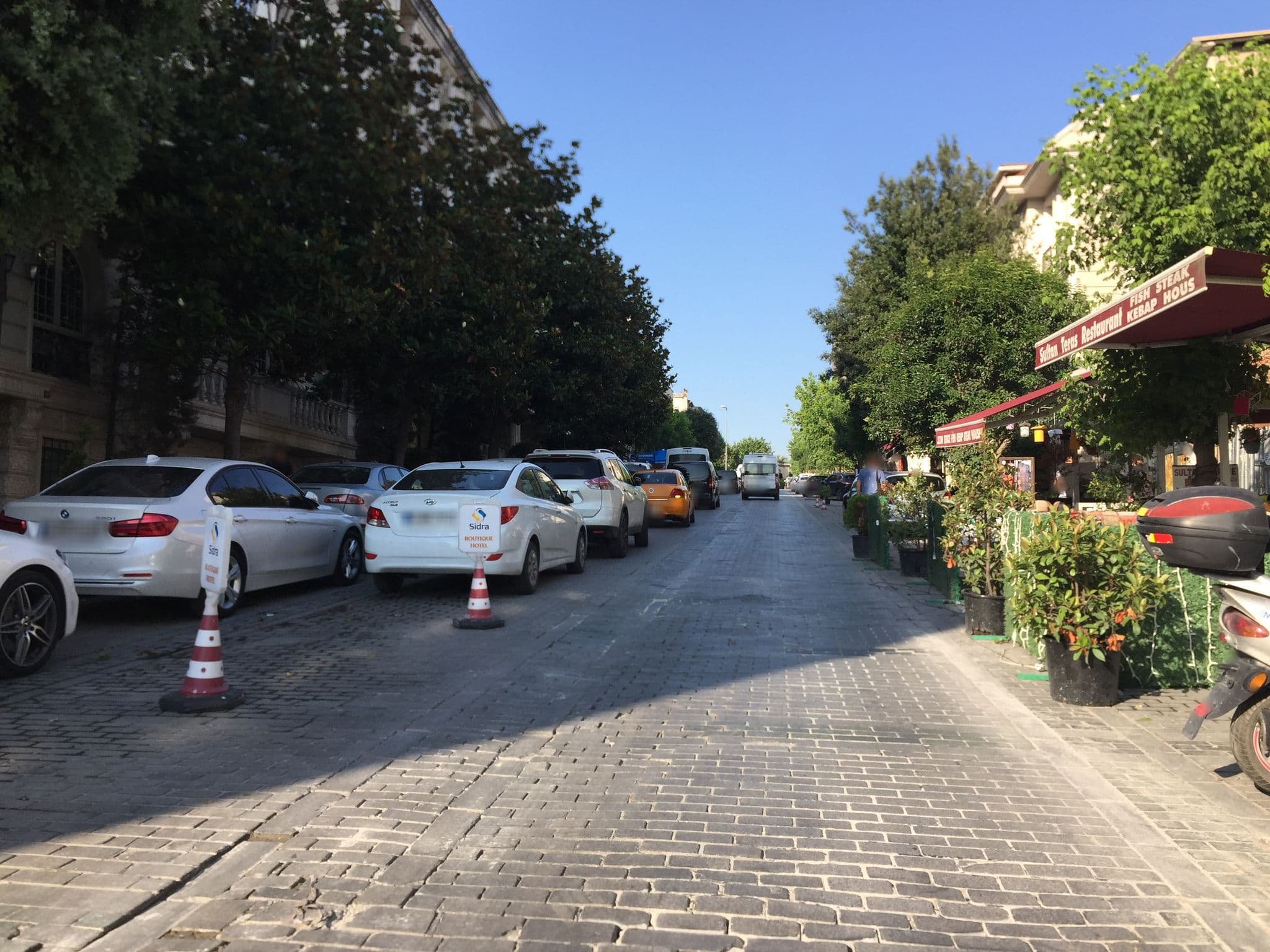 Street view near Albinas Hotel Old City, Sultanahmet