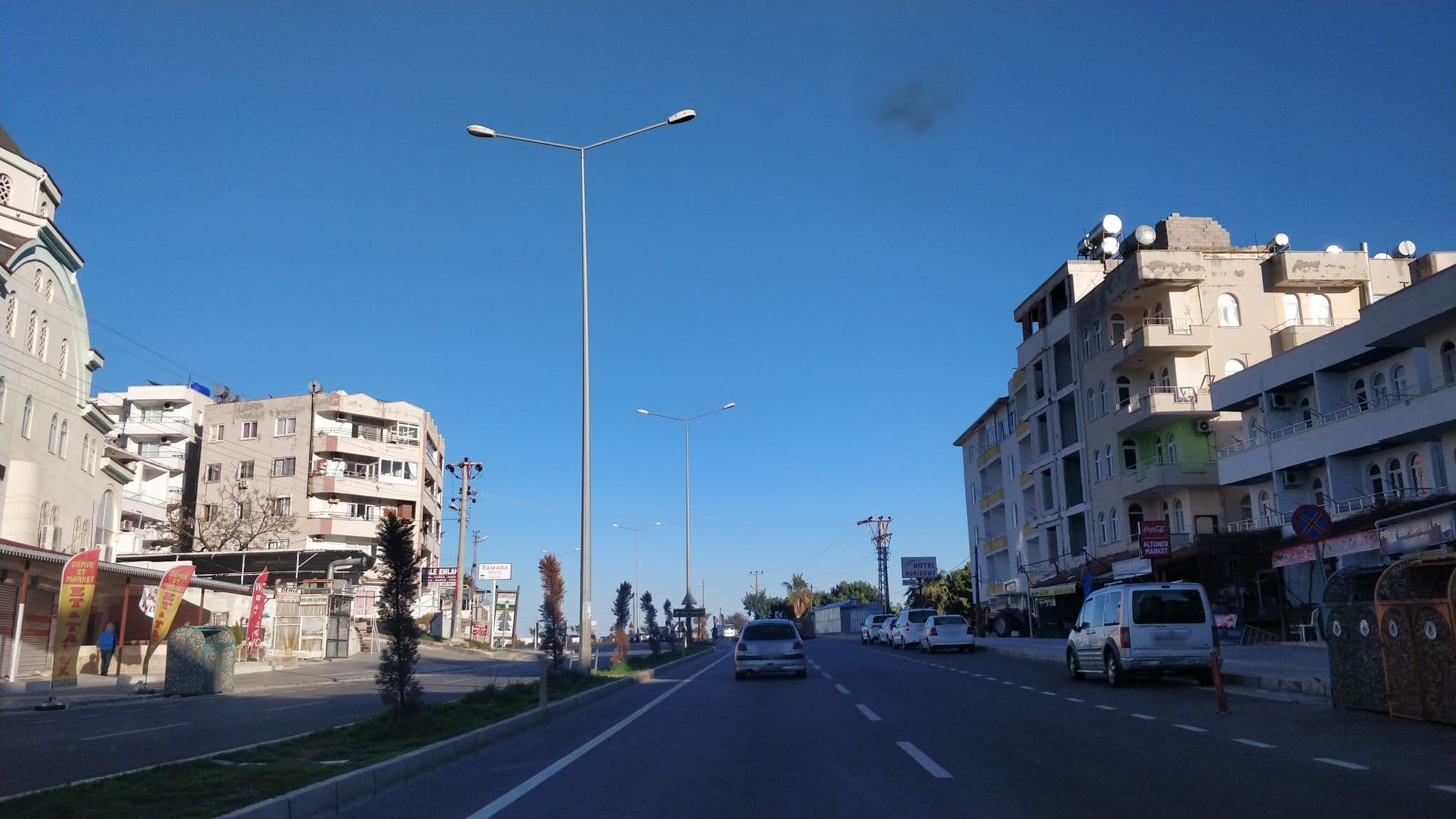 Street view near Bir Umut Otel, Kızkalesi — © kasar (CC BY-SA · Mapillary)