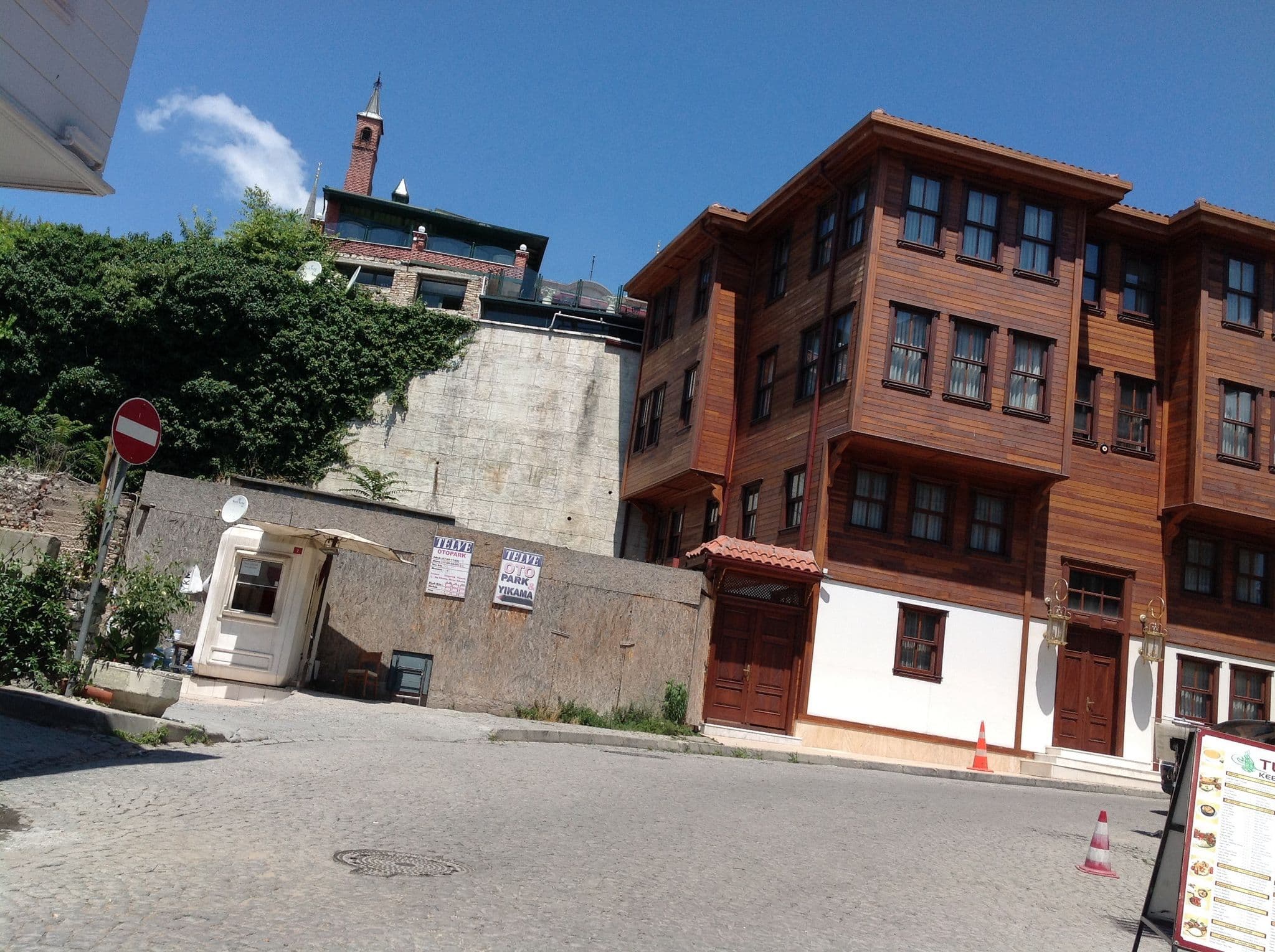 Street view near best point hotel old sity, Sultanahmet — © omarsansi (CC BY-SA · Mapillary)
