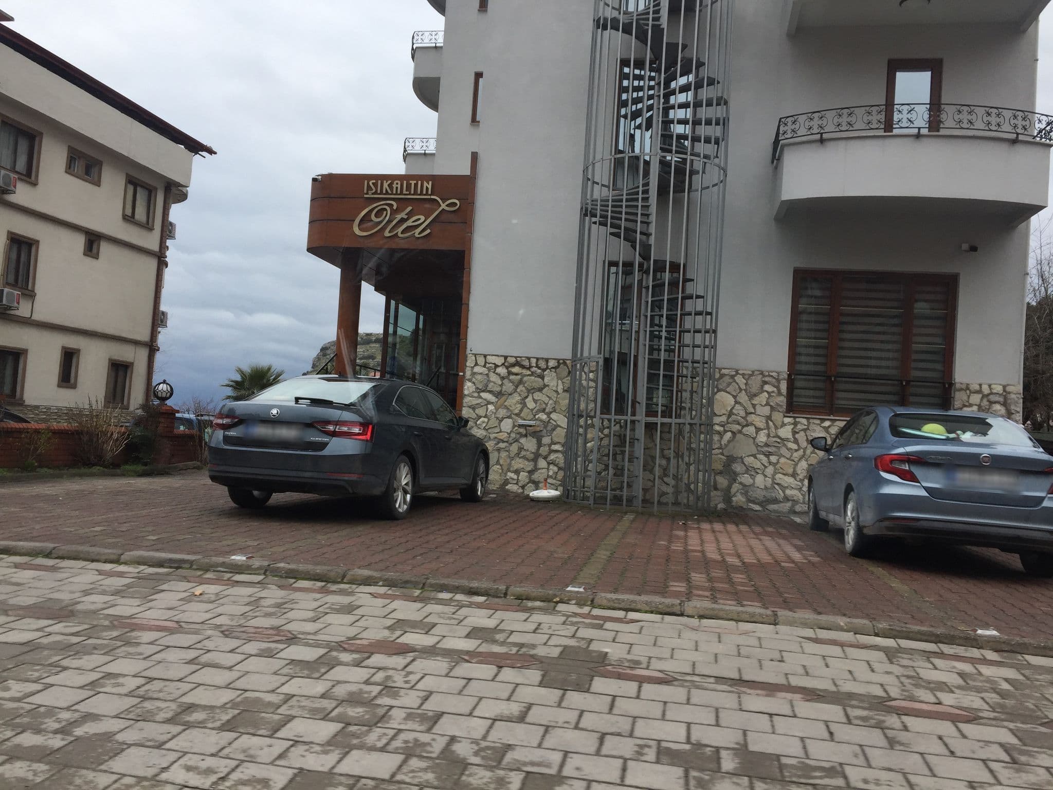 Street view near Işıkaltın Otel, Amasra — © avci1995 (CC BY-SA · Mapillary)