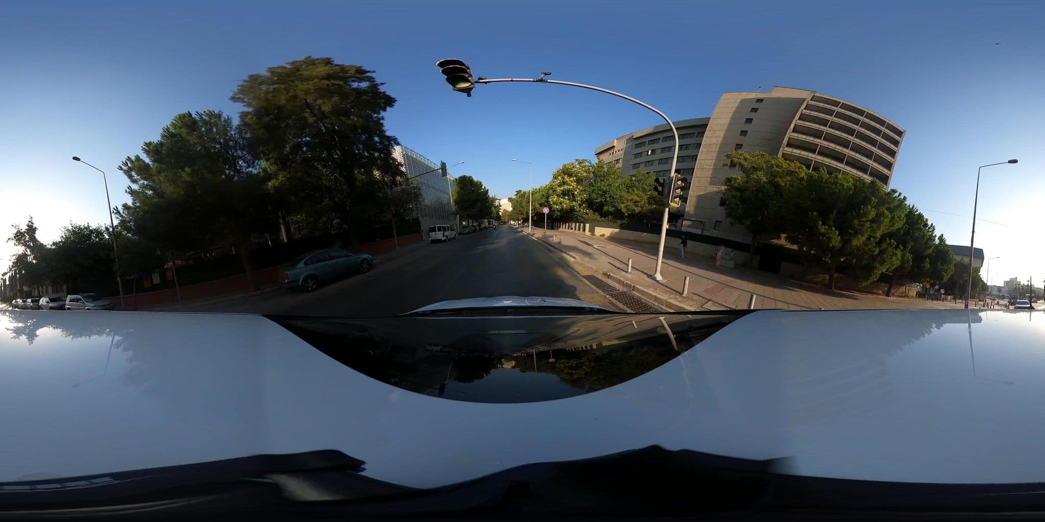 Street view near Konak Subay Orduevi, İzmir — © argeyenilik (CC BY-SA · Mapillary)