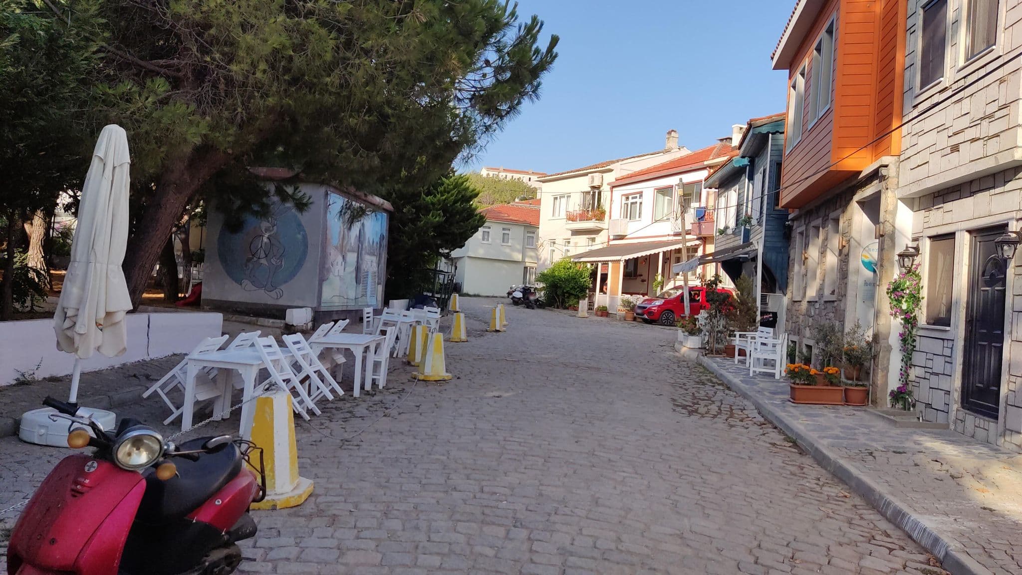 Street view near Elit Pansiyon, Bozcaada — © orkut (CC BY-SA · Mapillary)