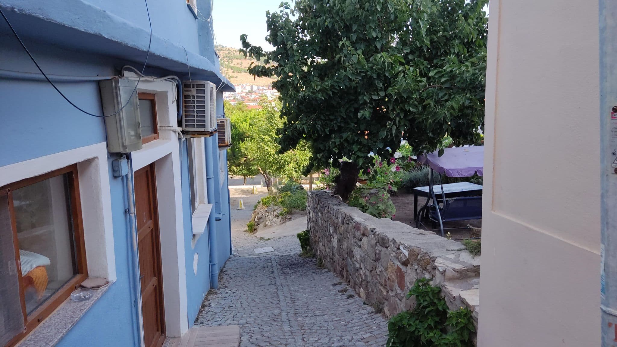 Street view near Ada Kale Konuk Evi, Bozcaada — © orkut (CC BY-SA · Mapillary)