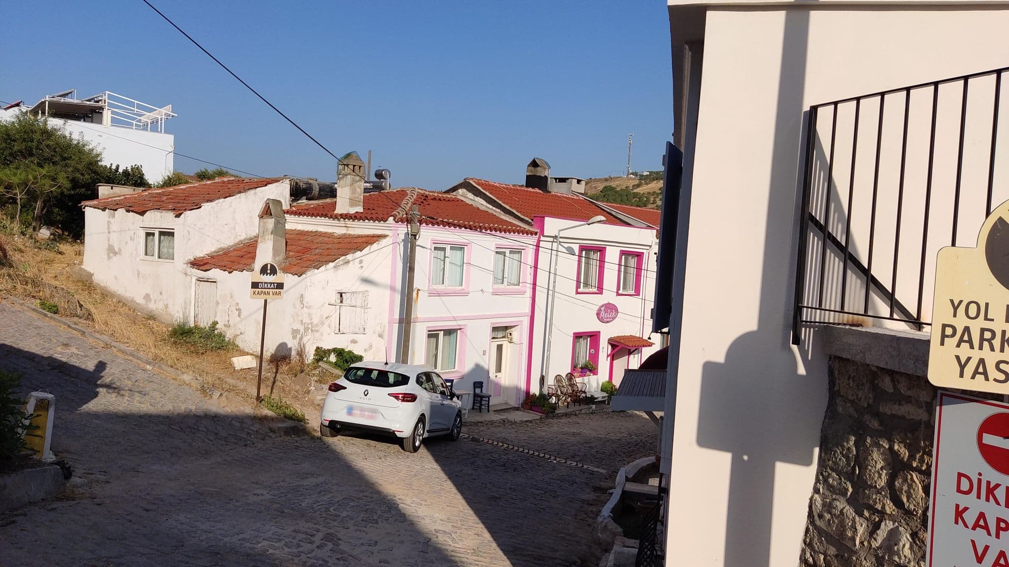 Street view near Melek Pansiyon, Bozcaada — © orkut (CC BY-SA · Mapillary)