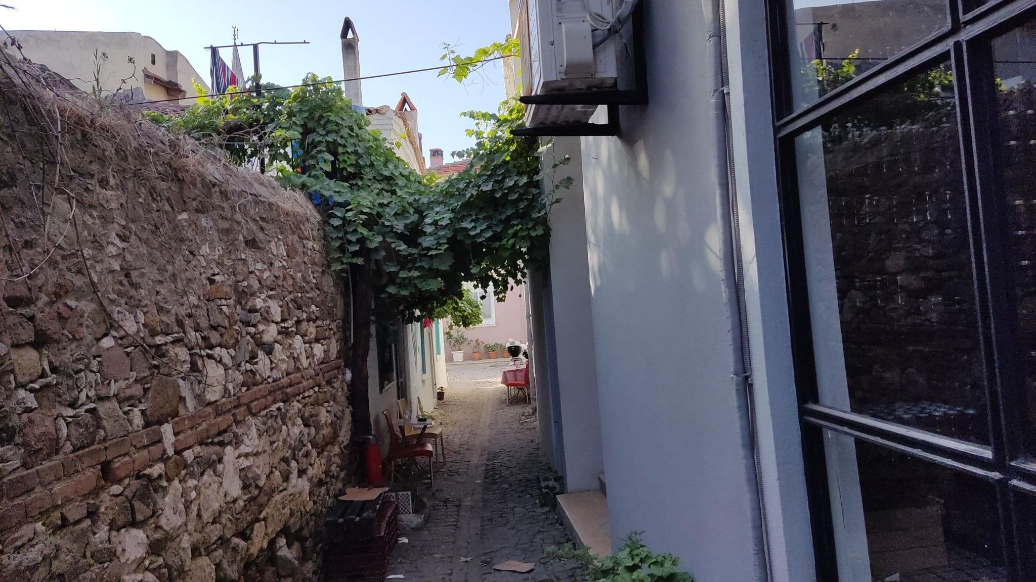 Street view near Eylem Pansiyon, Bozcaada — © orkut (CC BY-SA · Mapillary)