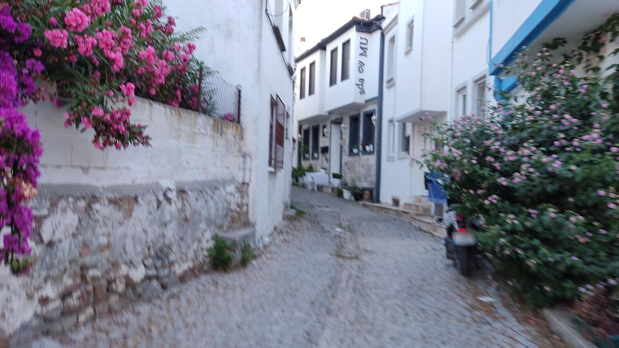 Street view near Mitos Butik Hotel, Bozcaada — © orkut (CC BY-SA · Mapillary)