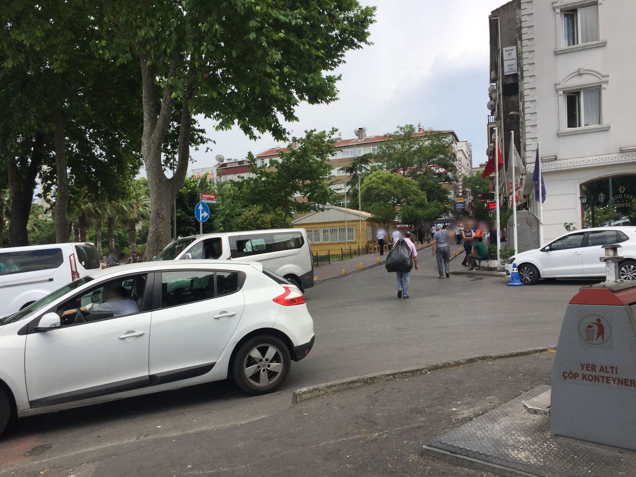 Street view near Grand Vatan Hotel, Istanbul