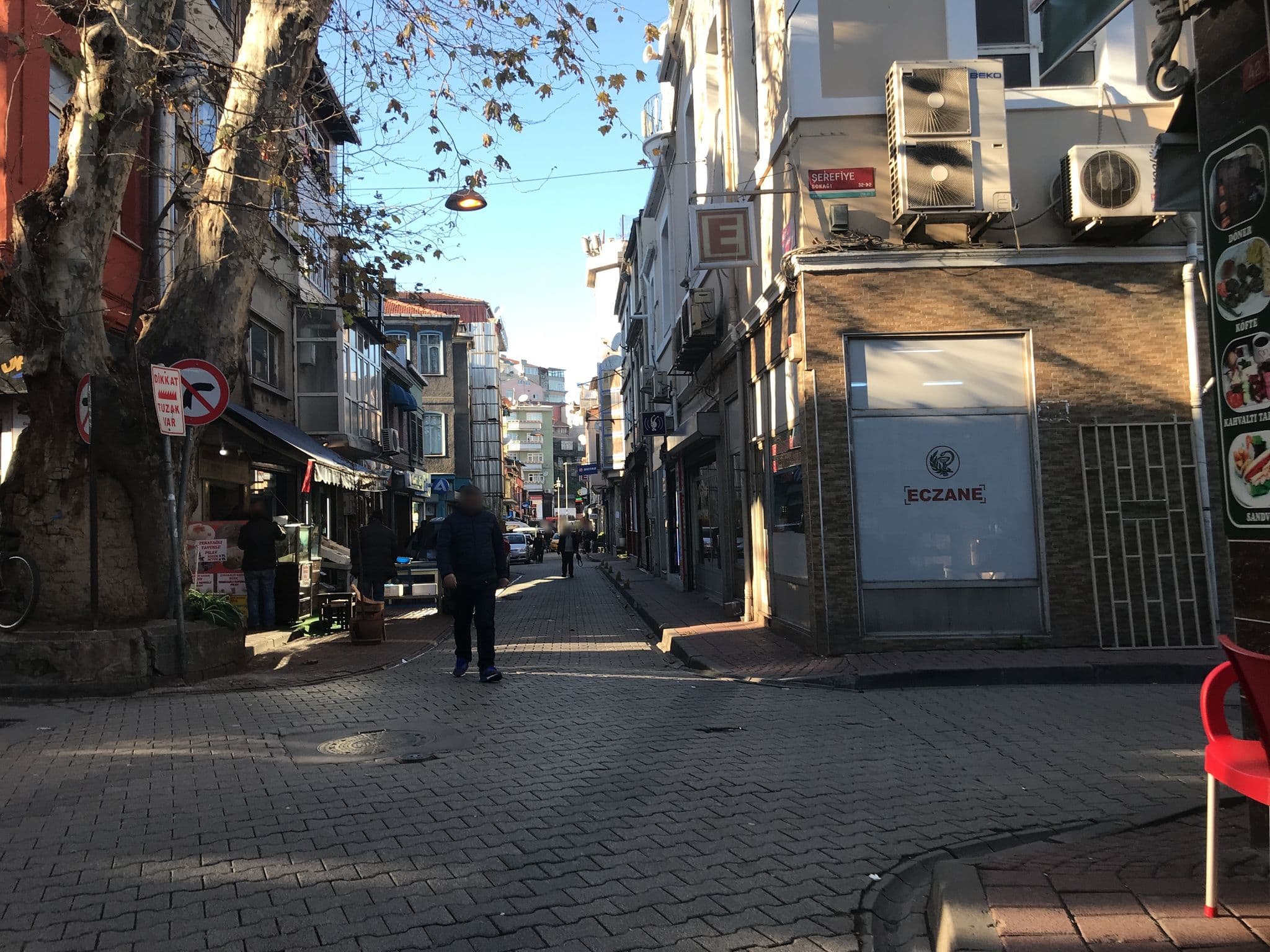 Street view near Yılmazlar Hotel, Fatih — © asturksever (CC BY-SA · Mapillary)