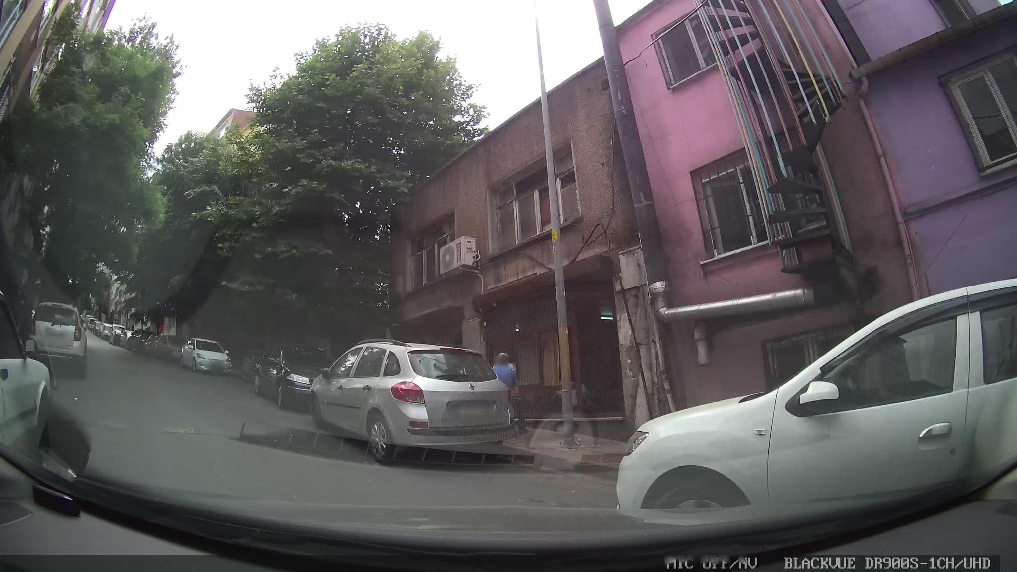 Street view near İslamoğlu Hotel, Fatih — © asturksever (CC BY-SA · Mapillary)