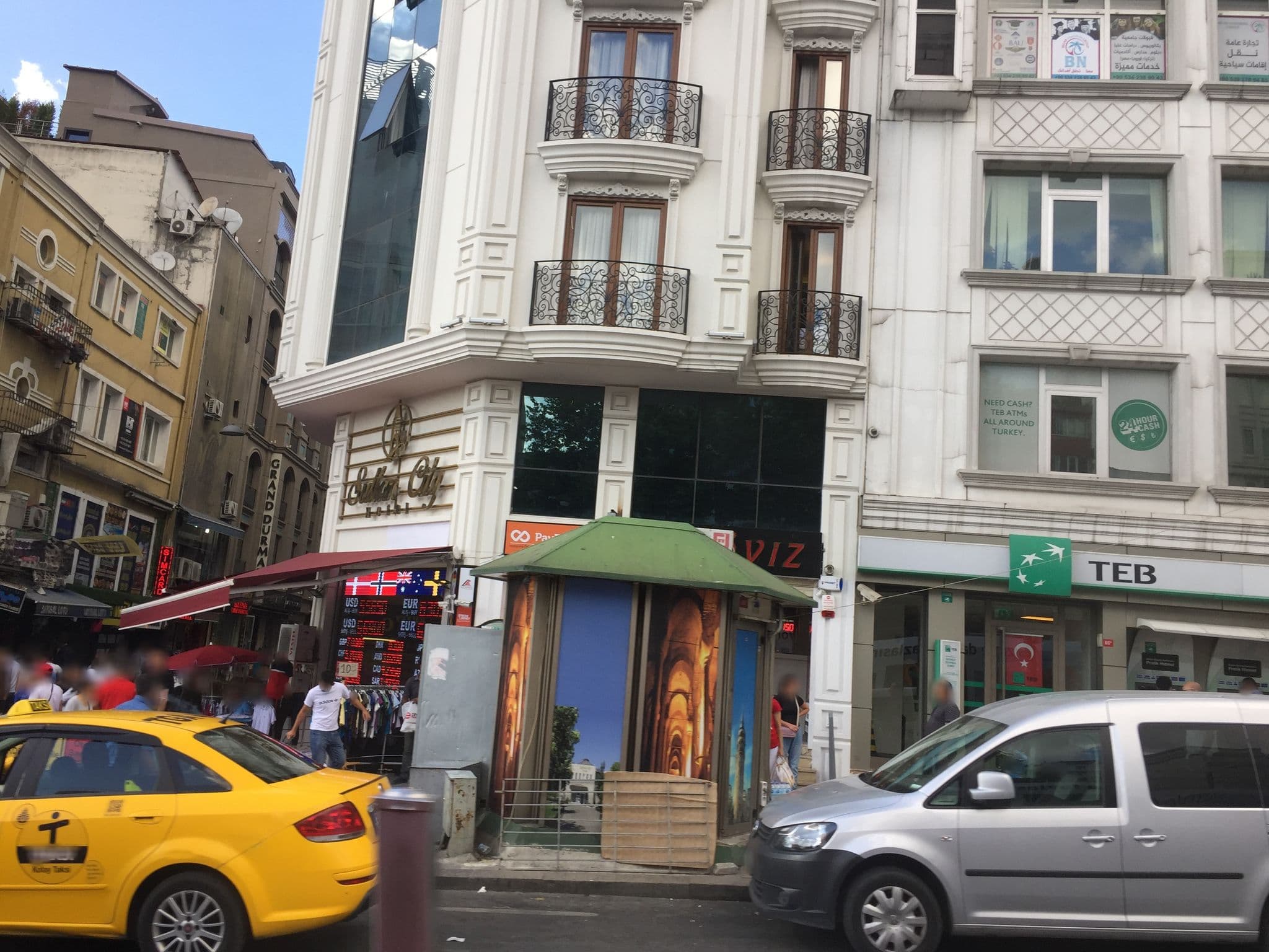 Street view near Merdan hotel, Istanbul